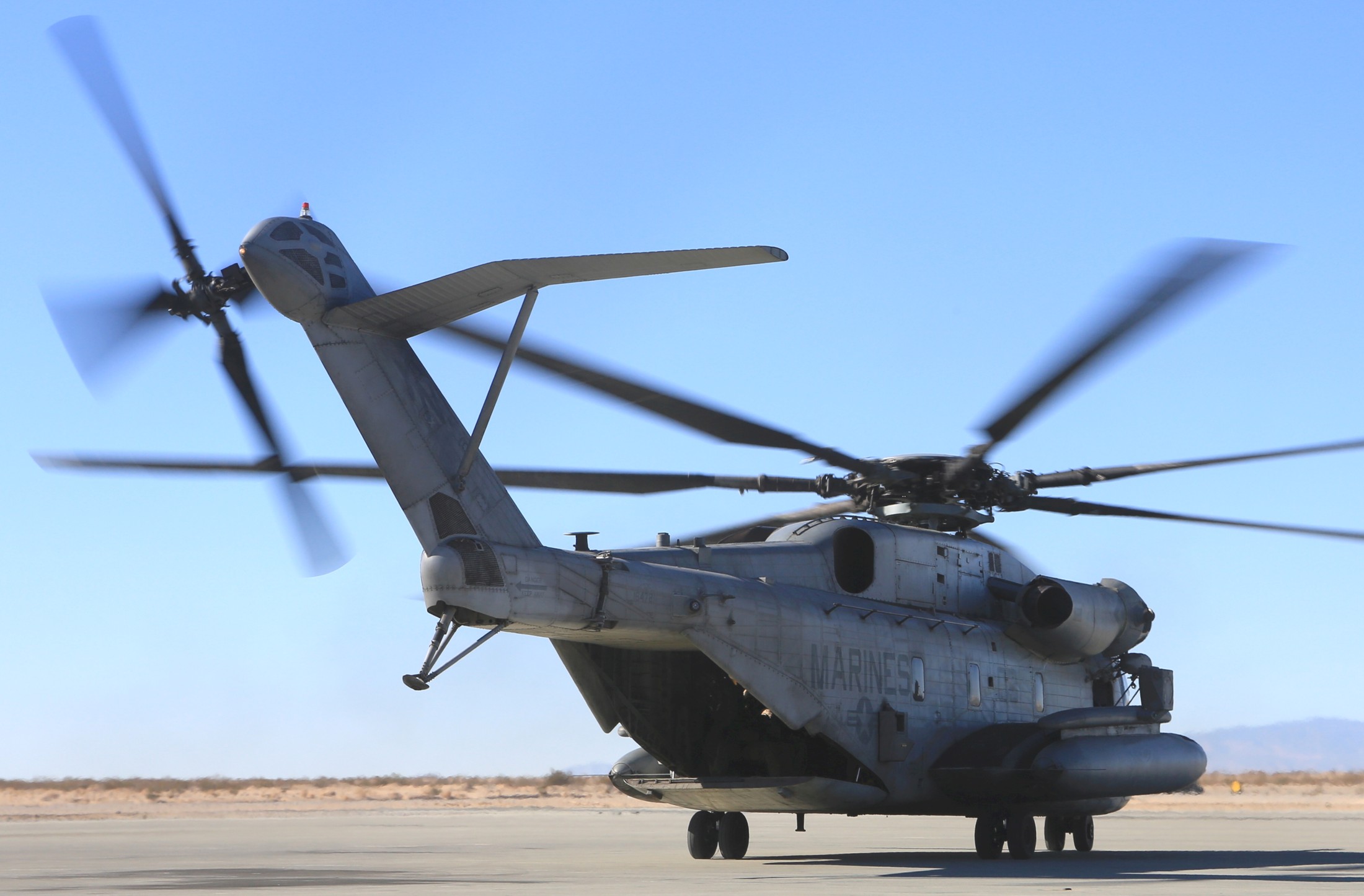 hmh-361 flying tigers marine heavy helicopter squadron usmc sikorsky ch-53e super stallion 12