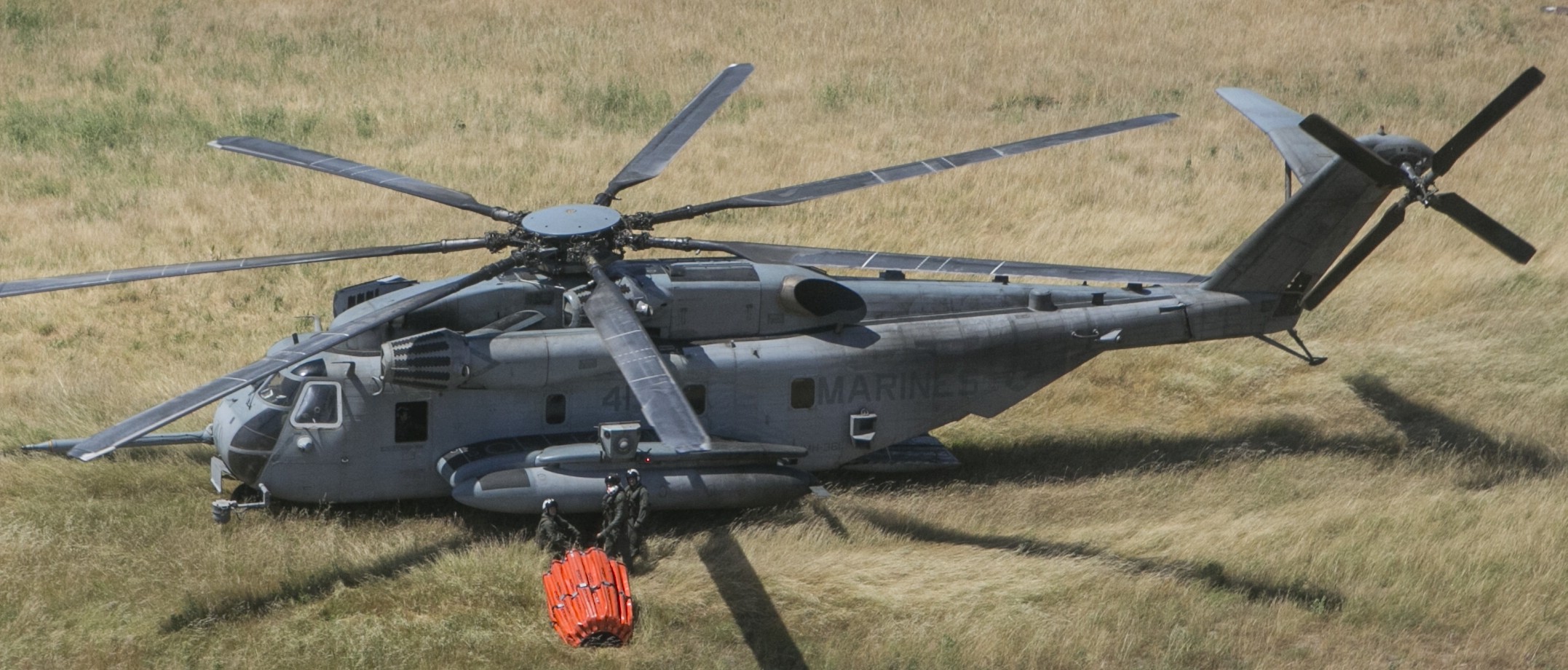 hmh-361 flying tigers marine heavy helicopter squadron usmc sikorsky ch-53e super stallion 23
