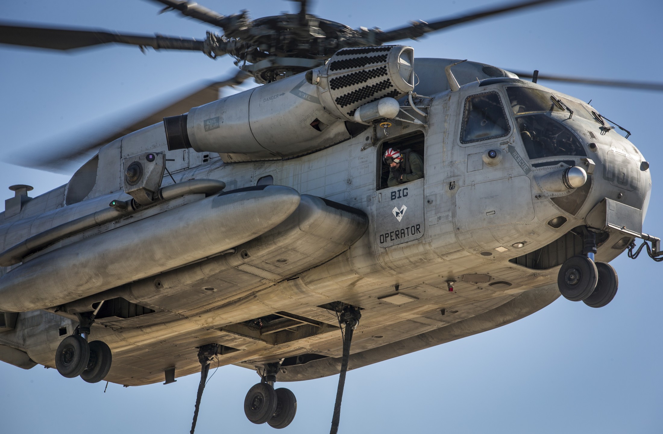 hmh-361 flying tigers marine heavy helicopter squadron usmc sikorsky ch-53e super stallion 40