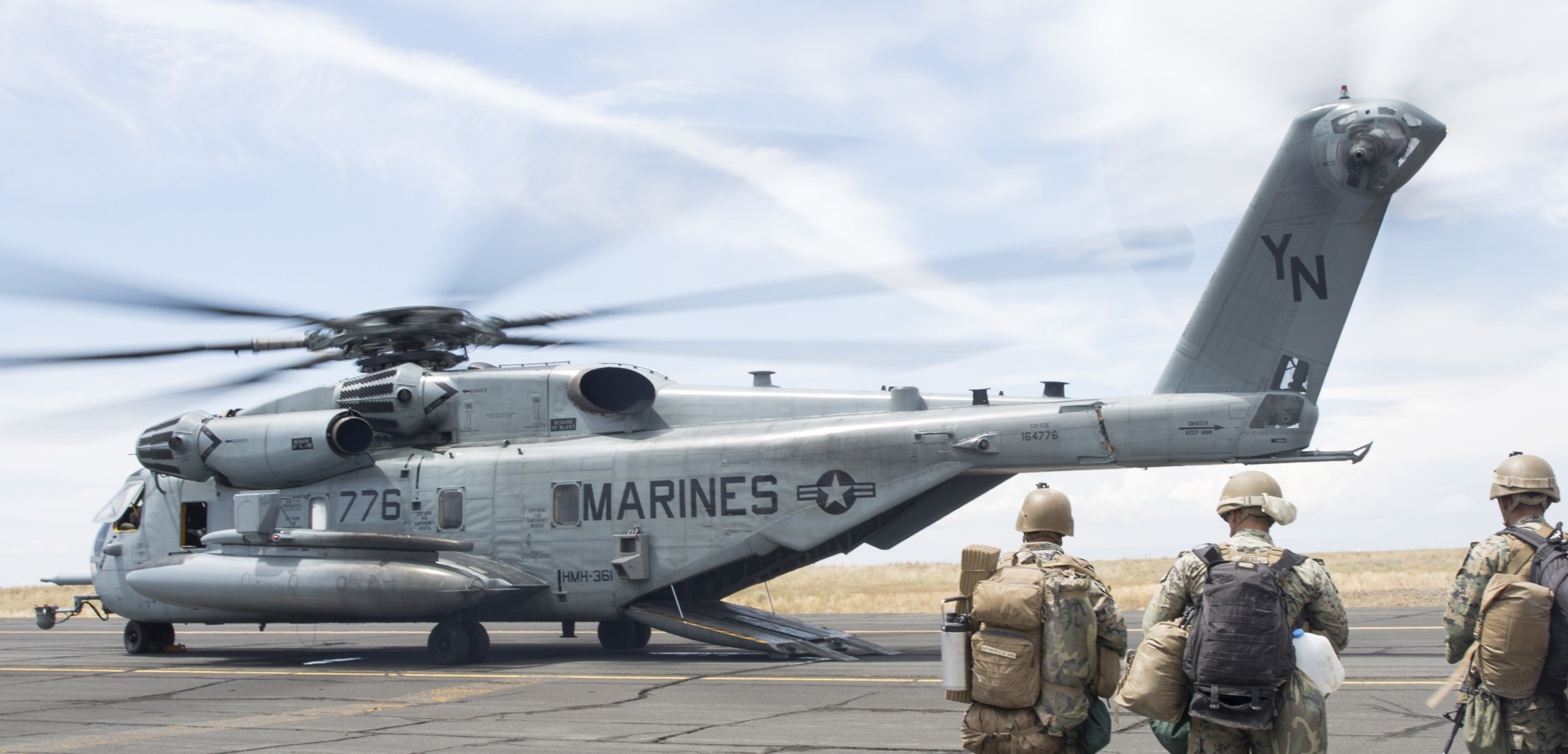 hmh-361 flying tigers marine heavy helicopter squadron usmc sikorsky ch-53e super stallion 47