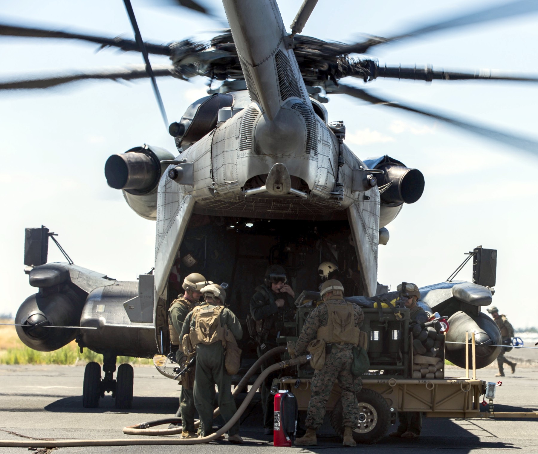 hmh-361 flying tigers marine heavy helicopter squadron usmc sikorsky ch-53e super stallion 48