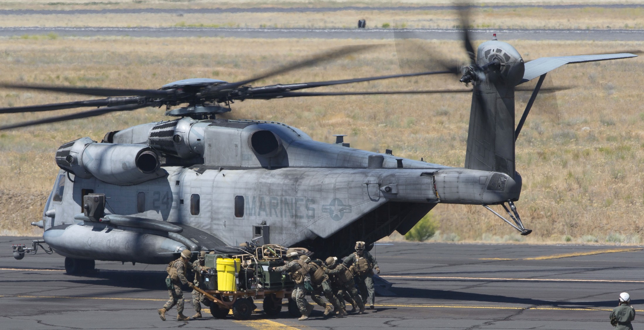 hmh-361 flying tigers marine heavy helicopter squadron usmc sikorsky ch-53e super stallion 50