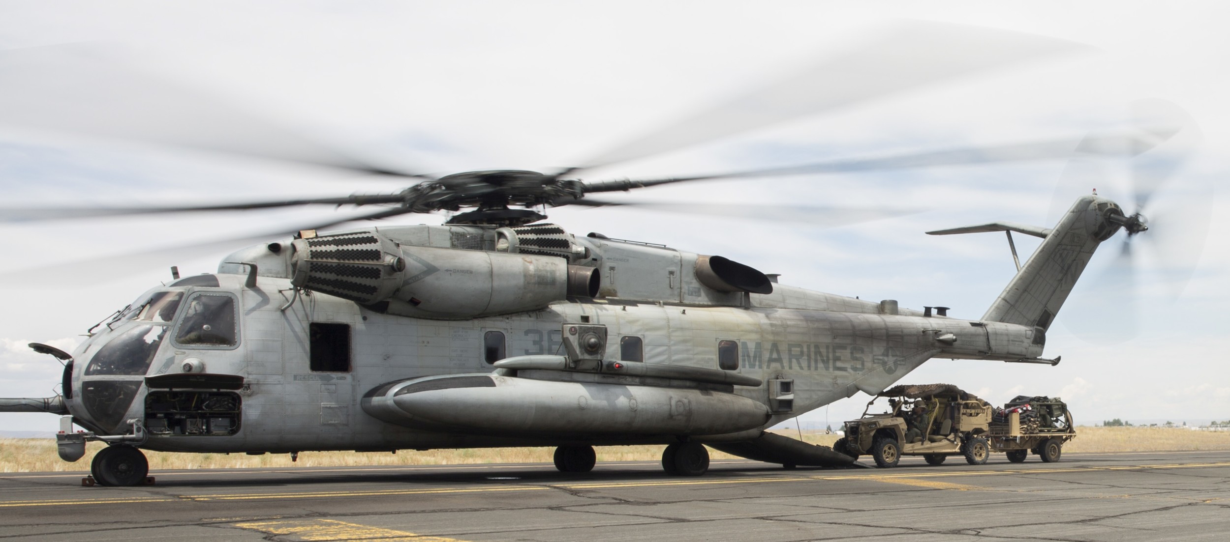 hmh-361 flying tigers marine heavy helicopter squadron usmc sikorsky ch-53e super stallion jb kewis mcchord 51