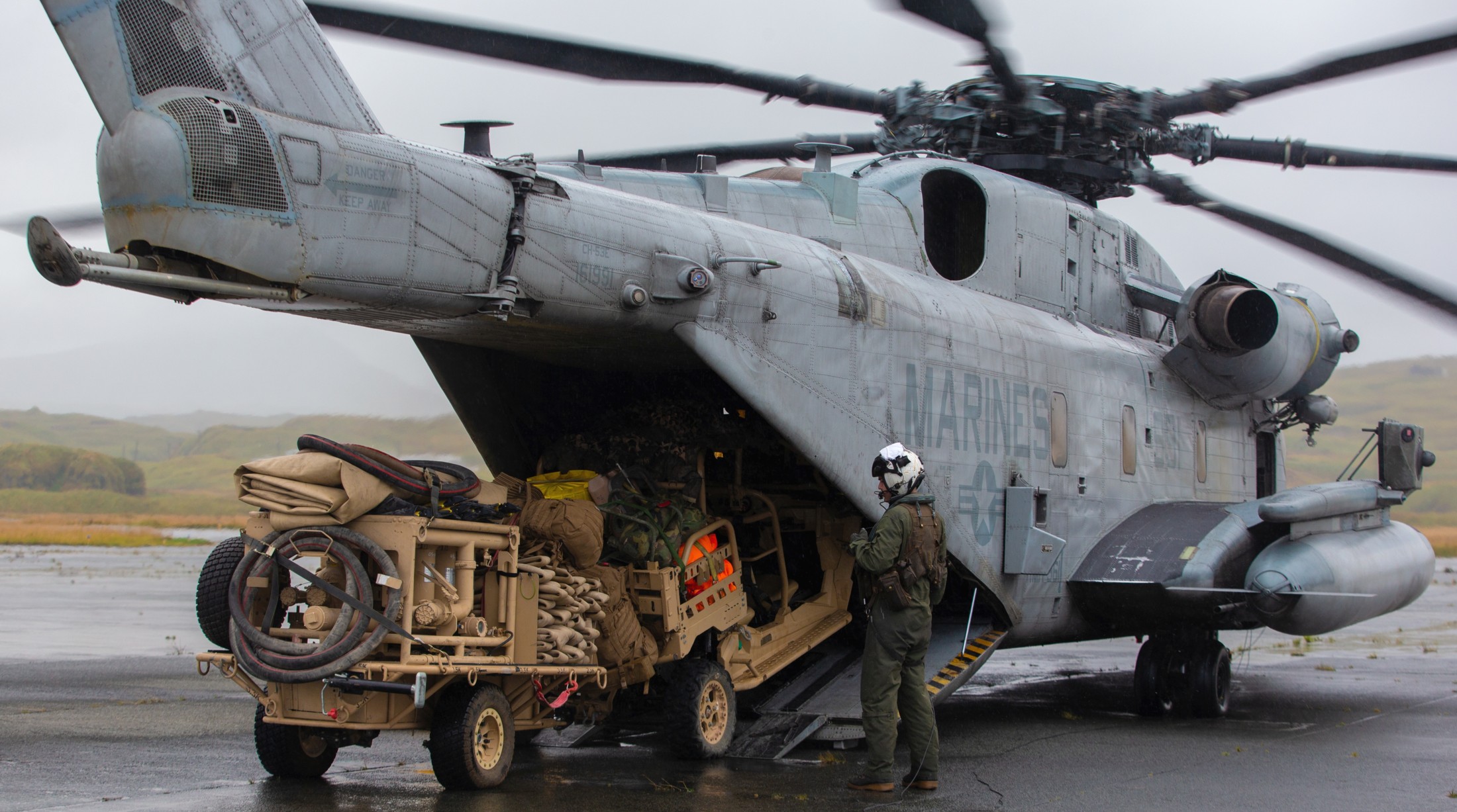 hmh-361 flying tigers marine heavy helicopter squadron usmc sikorsky ch-53e super stallion 53
