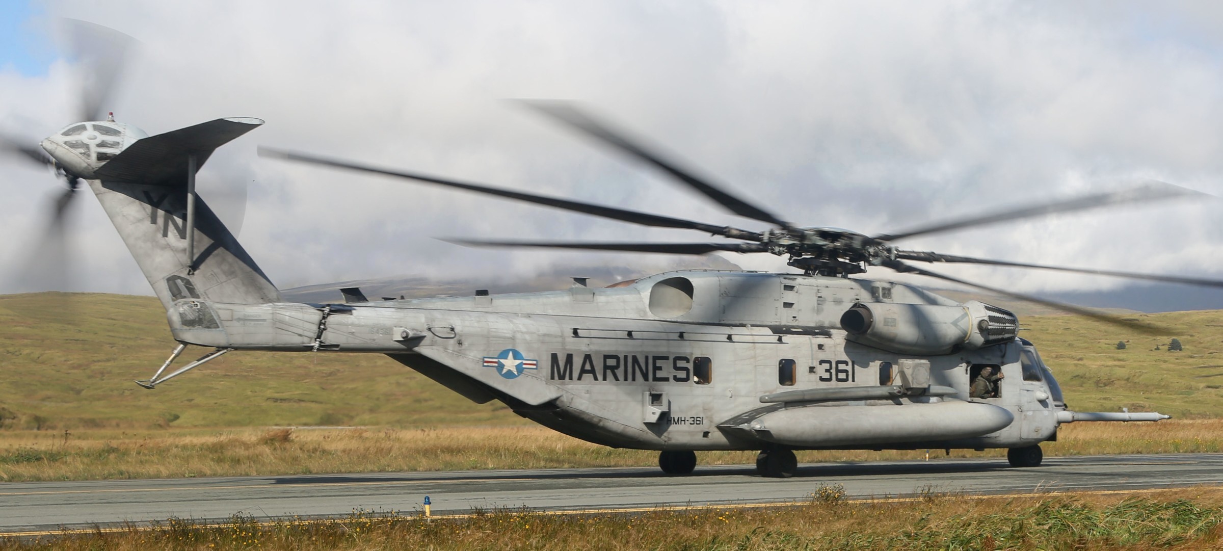 hmh-361 flying tigers marine heavy helicopter squadron usmc sikorsky ch-53e super stallion 55 adak alaska