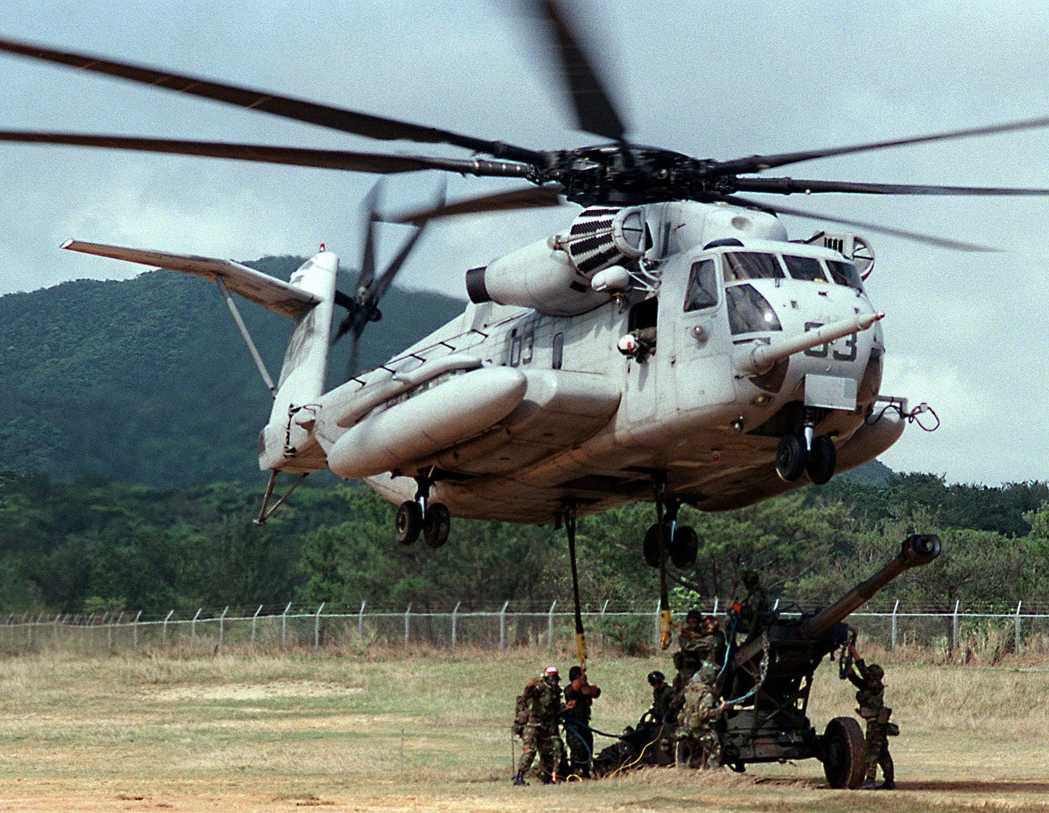 hmh-361 flying tigers marine heavy helicopter squadron usmc sikorsky ch-53e super stallion 69