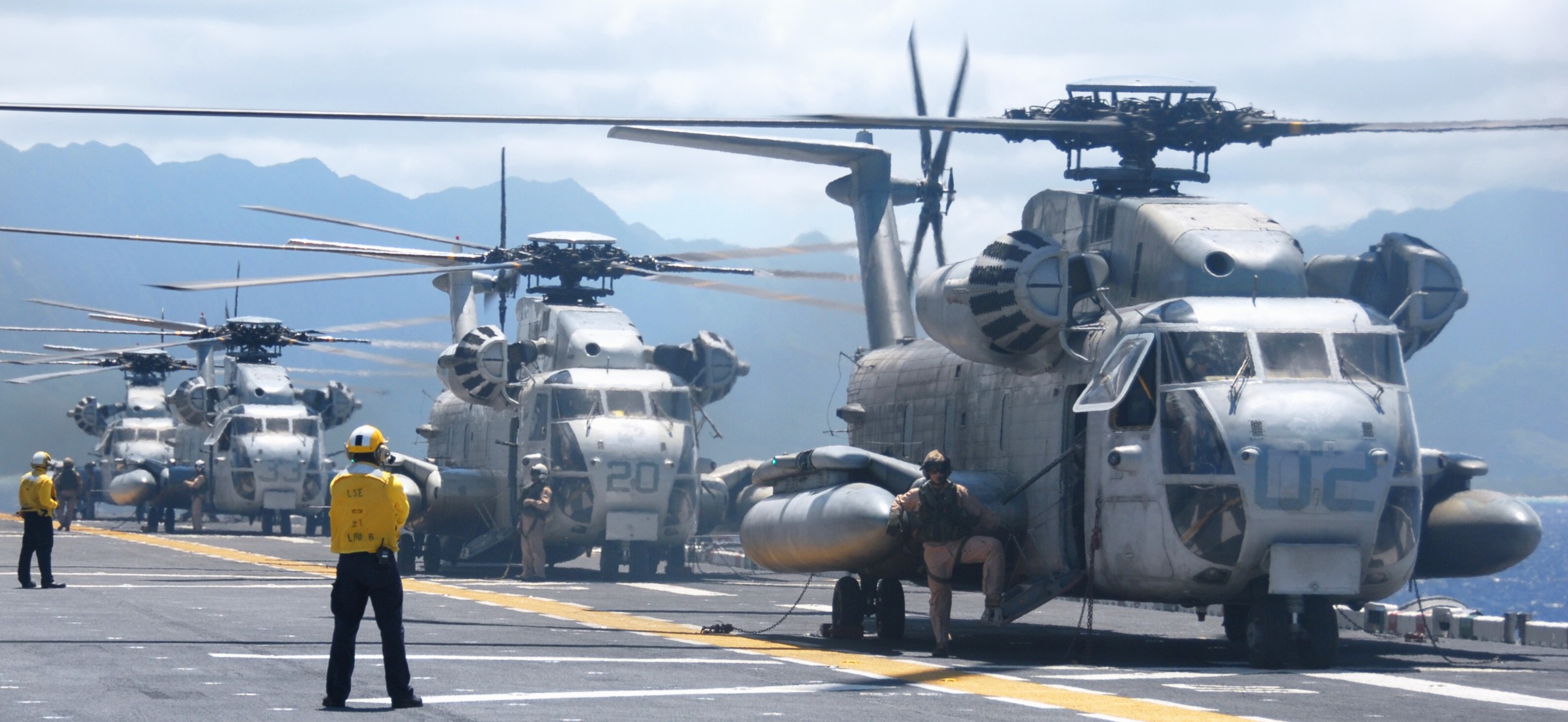 hmh-362 ugly angels marine heavy helicopter squadron usmc sikorsky ch-53d sea stallion 11