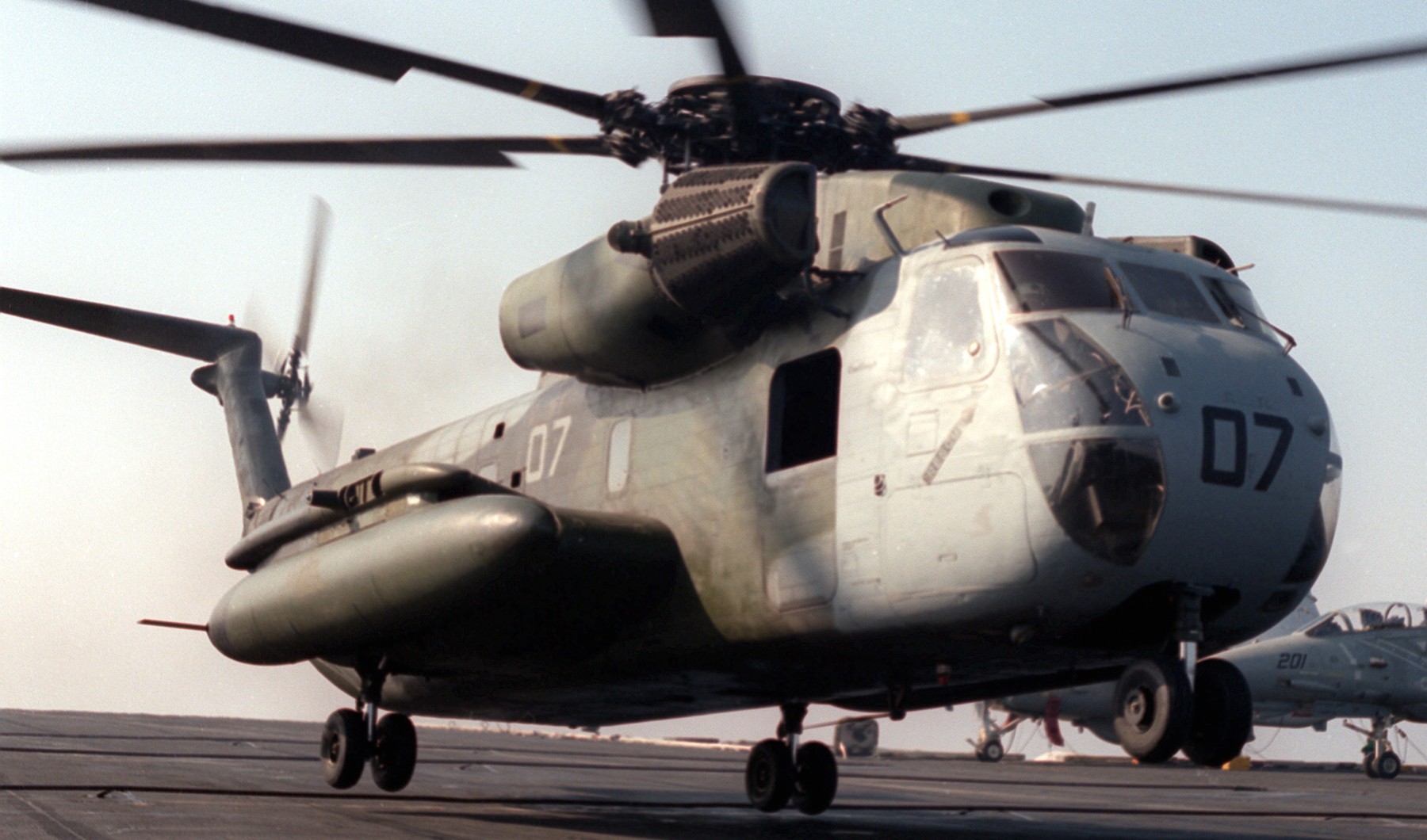 hmh-362 ugly angels marine heavy helicopter squadron usmc sikorsky ch-53d sea stallion 21