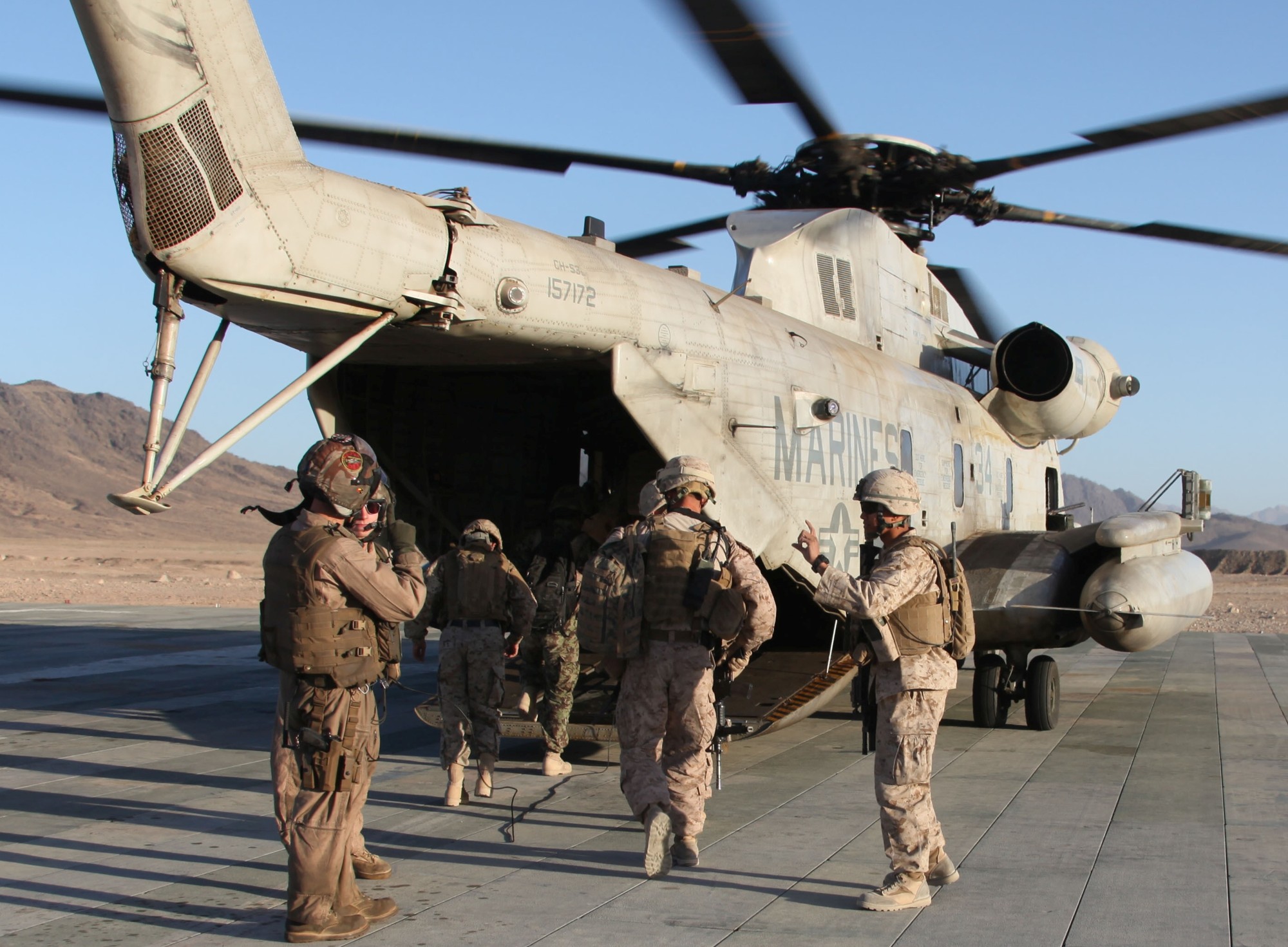 hmh-362 ugly angels marine heavy helicopter squadron usmc sikorsky ch-53d sea stallion 32 helmand province afghanistan