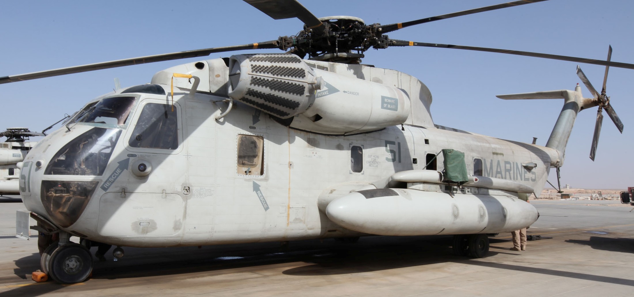 hmh-362 ugly angels marine heavy helicopter squadron usmc sikorsky ch-53d sea stallion 35