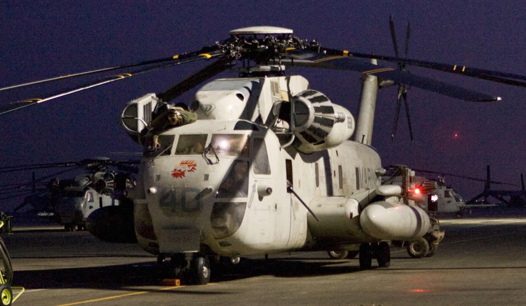 hmh-362 ugly angels marine heavy helicopter squadron usmc sikorsky ch-53d sea stallion 38