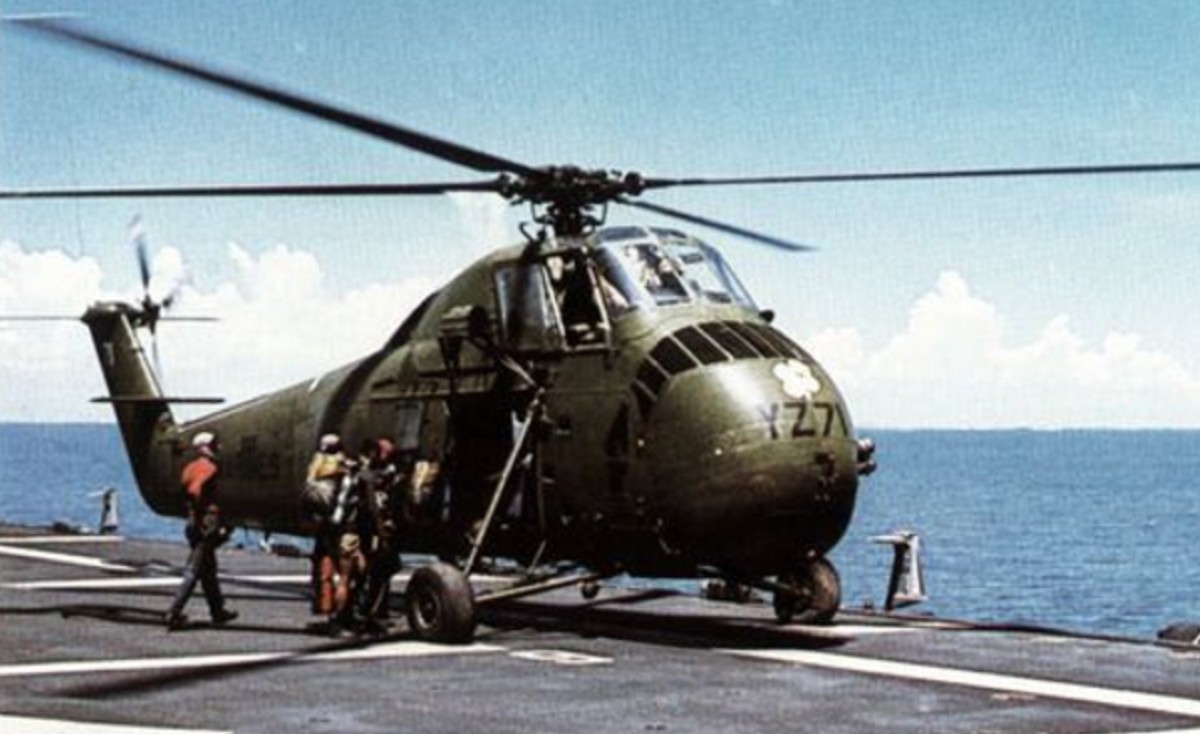 hmm-363 red lions marine medium helicopter squadron usmc sikorsky uh-34d seahorse uss iwo jima lph-2 12