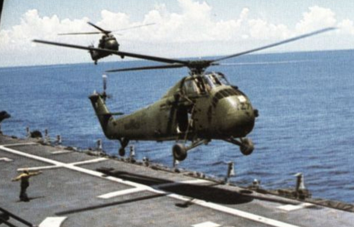 hmm-363 red lions marine medium helicopter squadron usmc sikorsky uh-34d seahorse uss iwo jima lph-2 13
