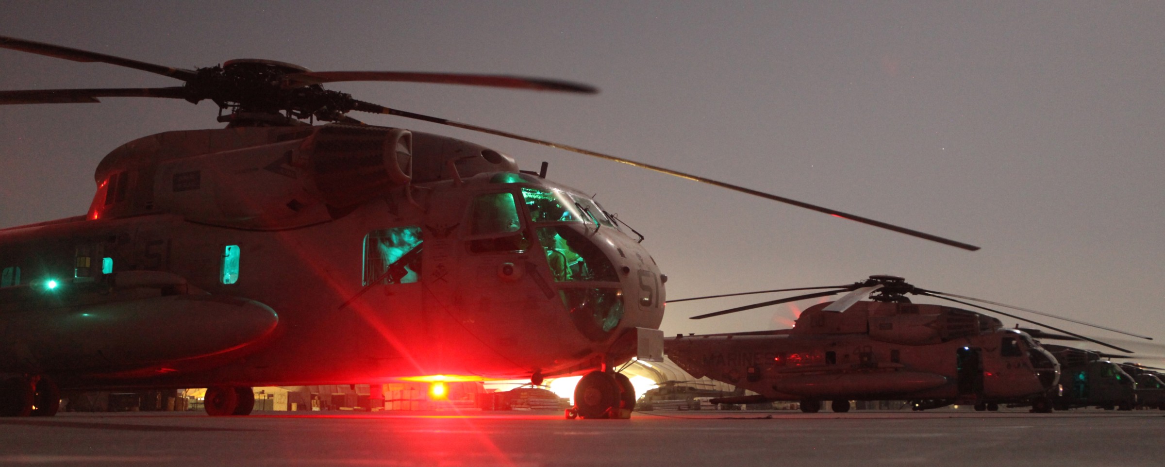 hmh-363 red lions marine heavy helicopter squadron usmc sikorsky ch-53d sea stallion 27