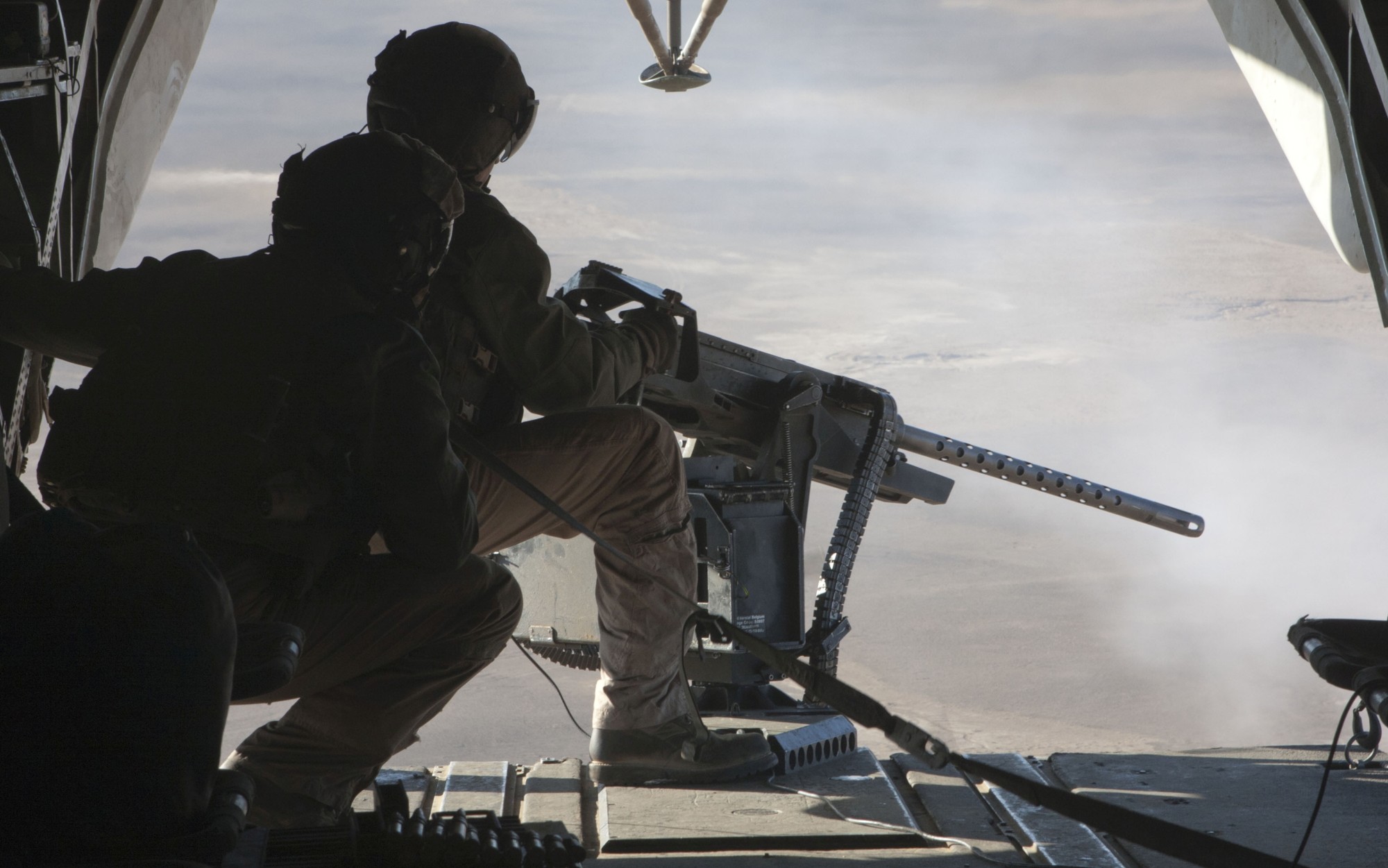 hmh-363 red lions marine heavy helicopter squadron usmc sikorsky ch-53d sea stallion 37 caliber .50 door gun