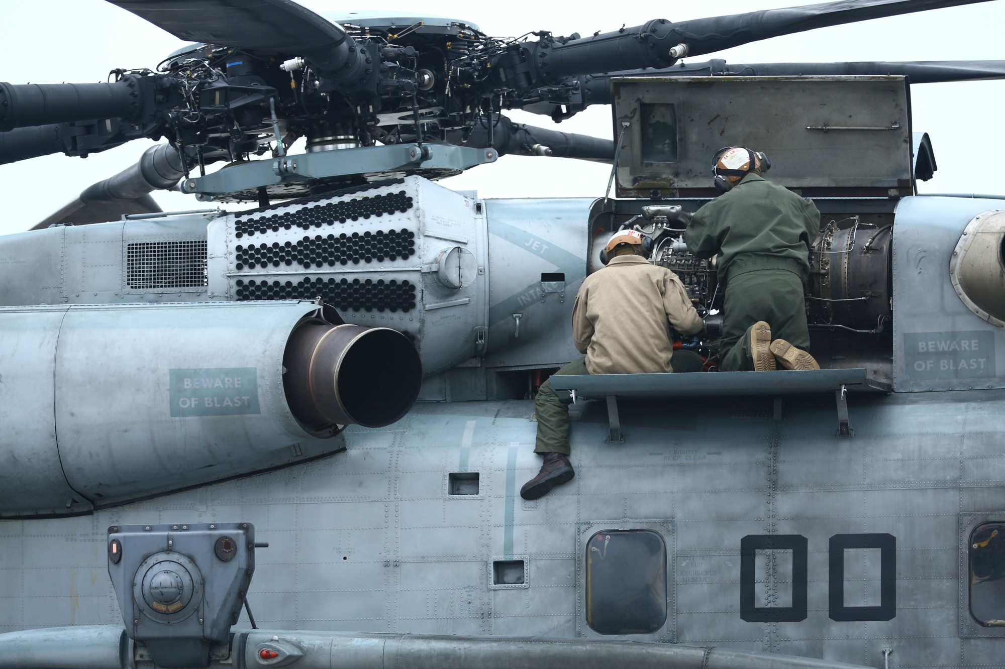hmh-366 hammerheads marine heavy helicopter squadron usmc sikorsky ch-53e super stallion 39