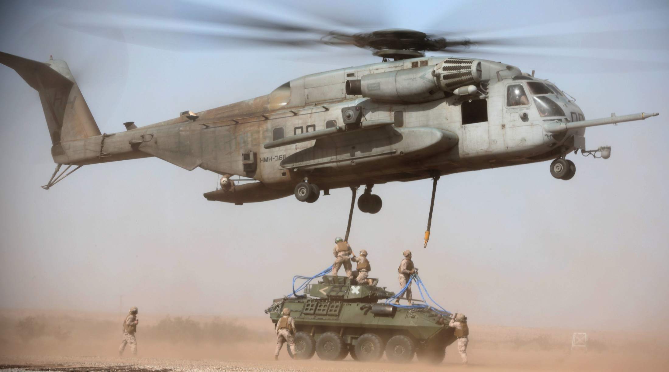 hmh-366 hammerheads marine heavy helicopter squadron usmc sikorsky ch-53e super stallion 48 mcas yuma arizona