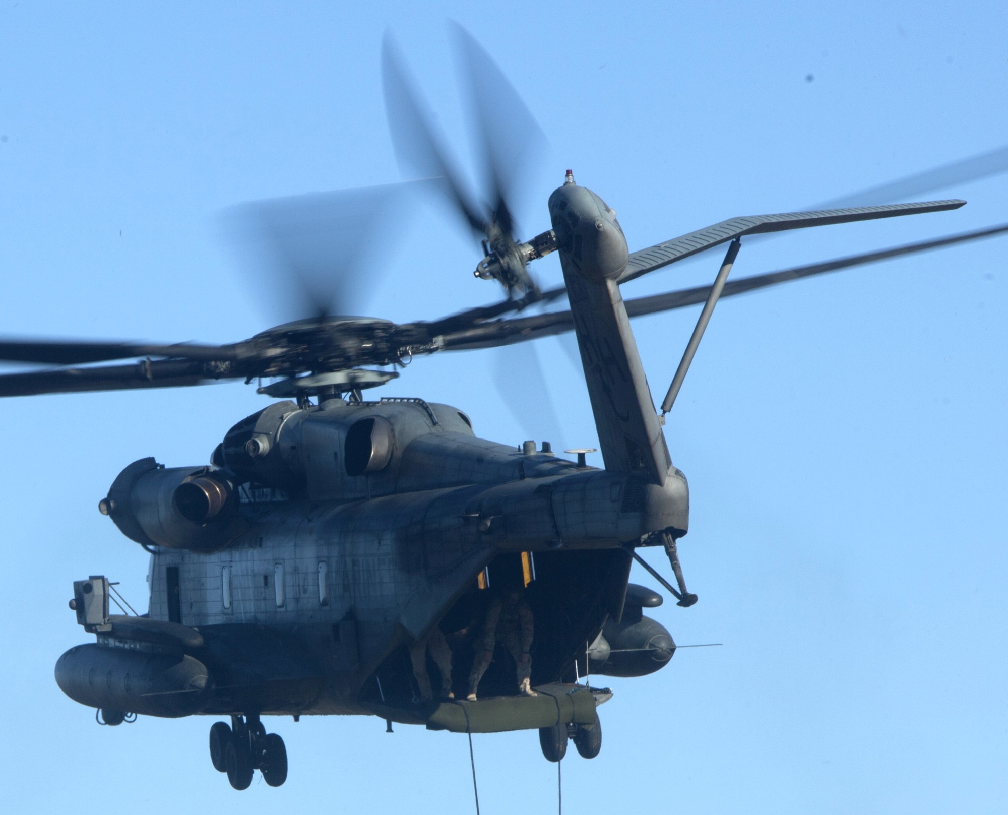 hmh-366 hammerheads marine heavy helicopter squadron usmc sikorsky ch-53e super stallion 52