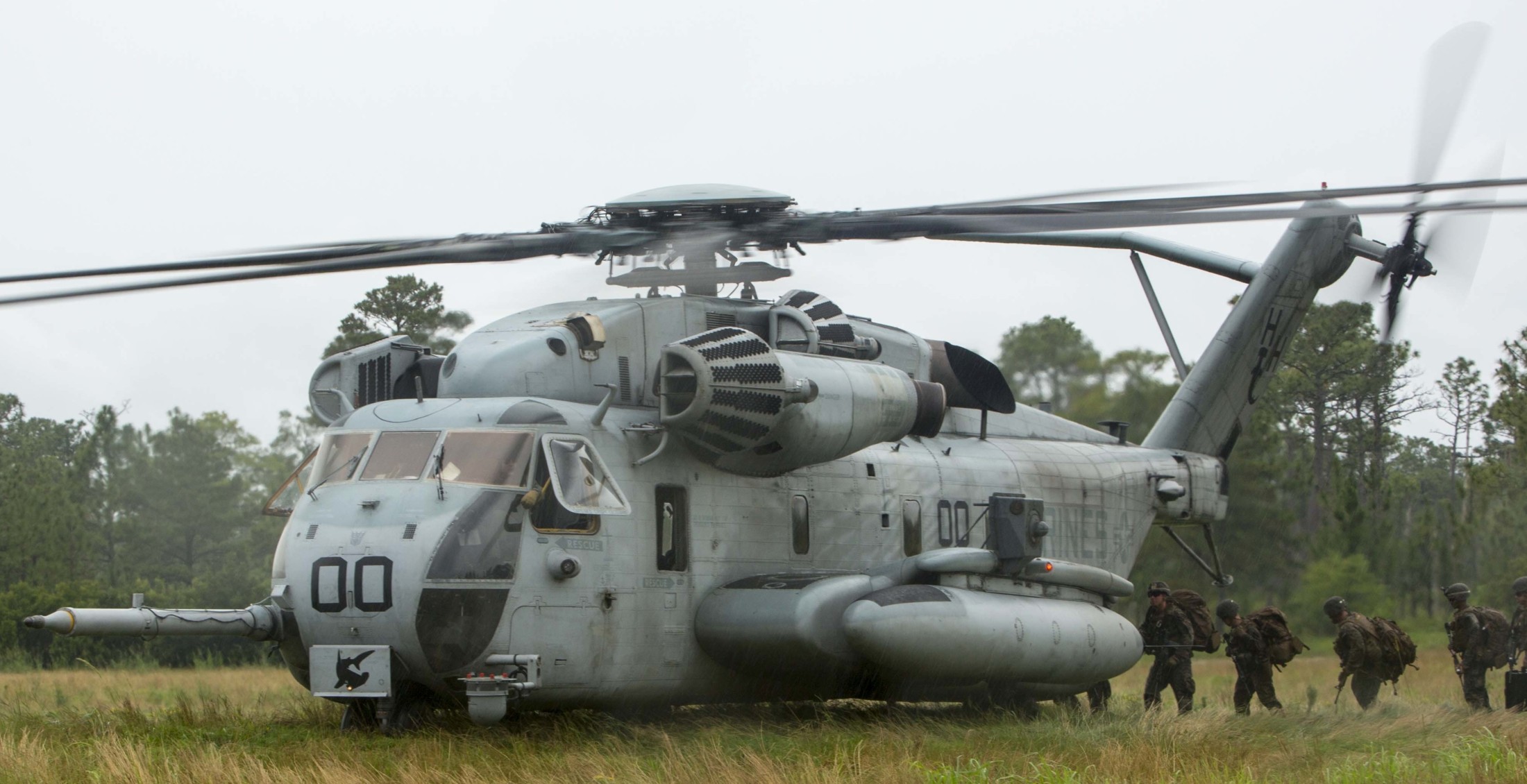 hmh-366 hammerheads marine heavy helicopter squadron usmc sikorsky ch-53e super stallion 70