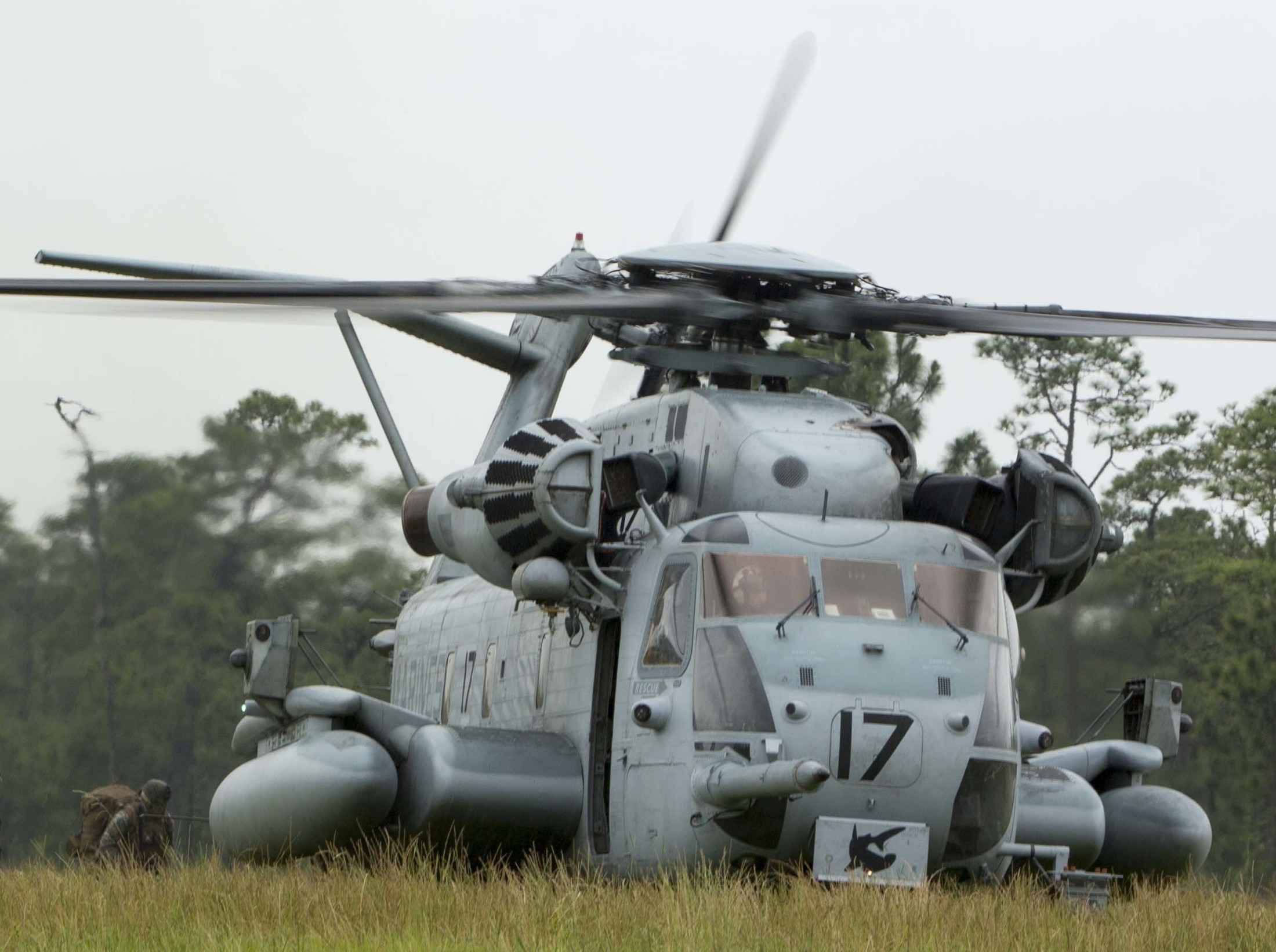 hmh-366 hammerheads marine heavy helicopter squadron usmc sikorsky ch-53e super stallion 72
