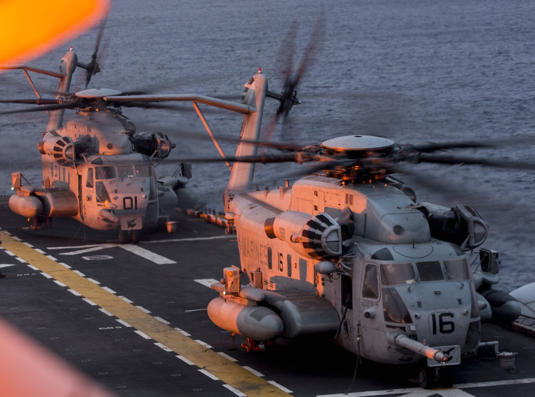 hmh-366 hammerheads marine heavy helicopter squadron usmc sikorsky ch-53e super stallion 83