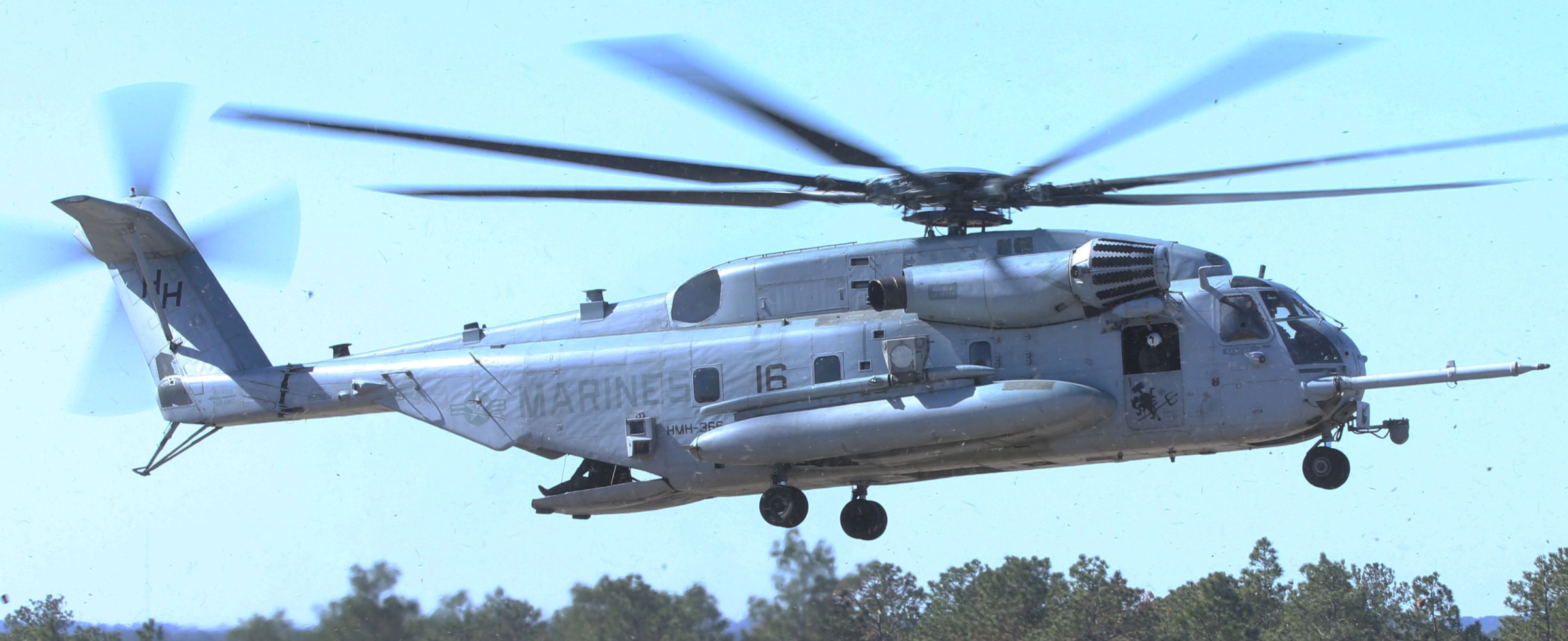 hmh-366 hammerheads marine heavy helicopter squadron usmc sikorsky ch-53e super stallion 85 fort bragg