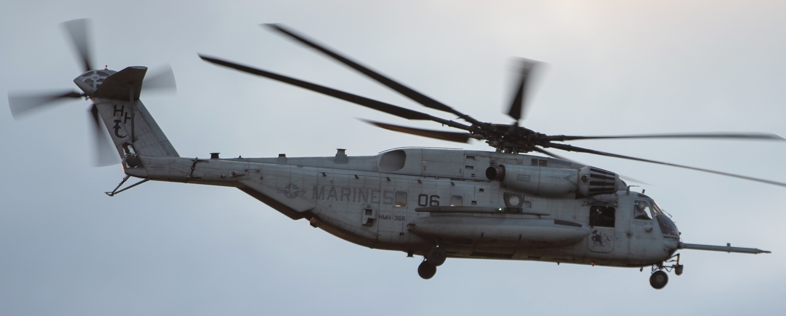 hmh-366 hammerheads marine heavy helicopter squadron usmc sikorsky ch-53e super stallion 94 exercise raven 20-1