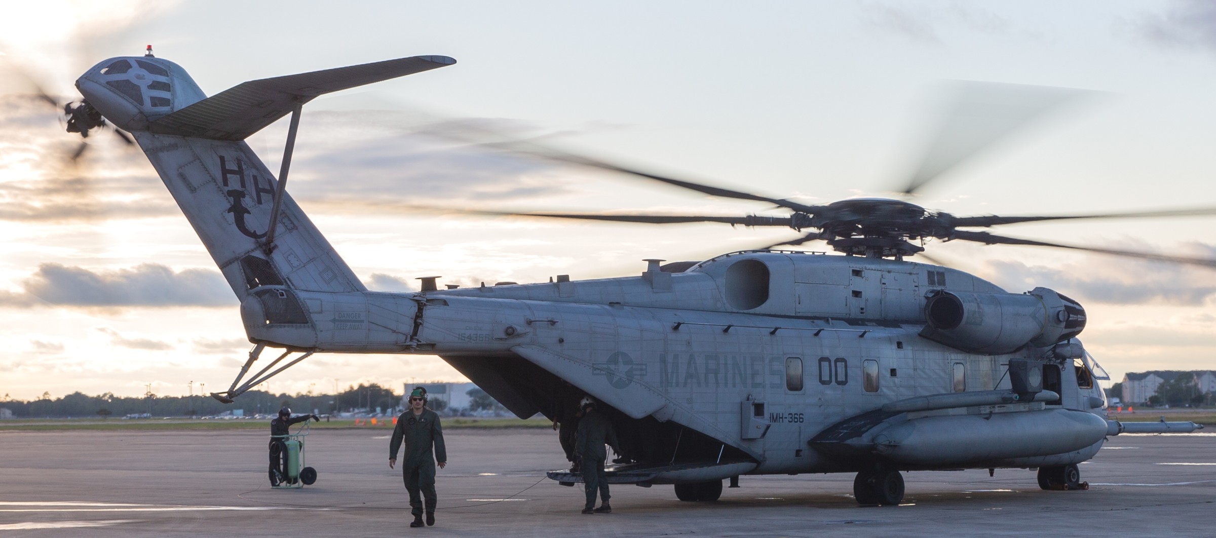 hmh-366 hammerheads marine heavy helicopter squadron usmc sikorsky ch-53e super stallion 95 exercise raven gulfport mississippi