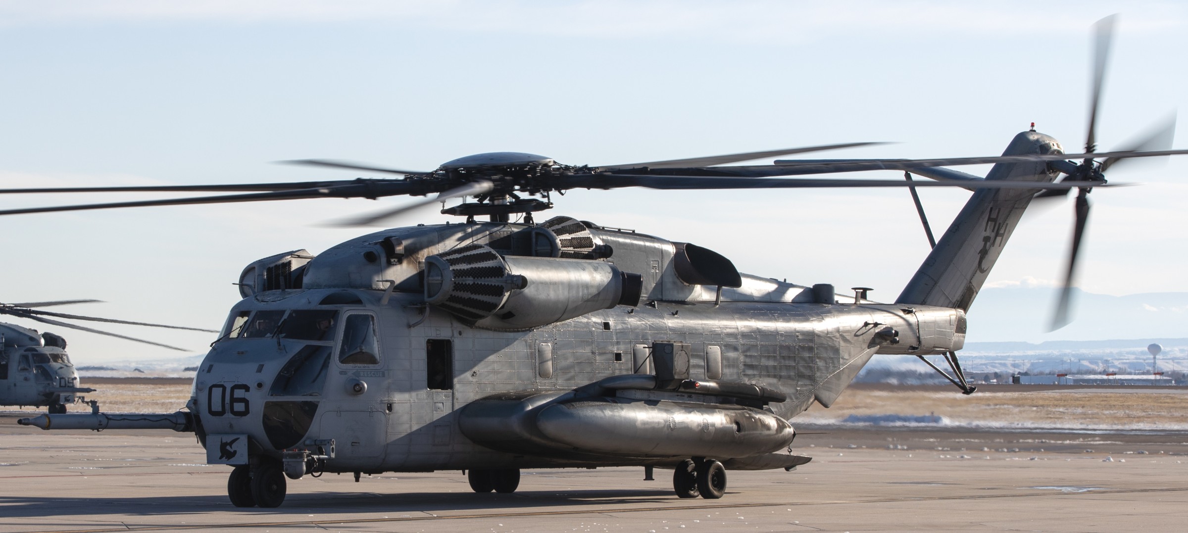 hmh-366 hammerheads marine heavy helicopter squadron usmc sikorsky ch-53e super stallion 102 peterson afb colorado