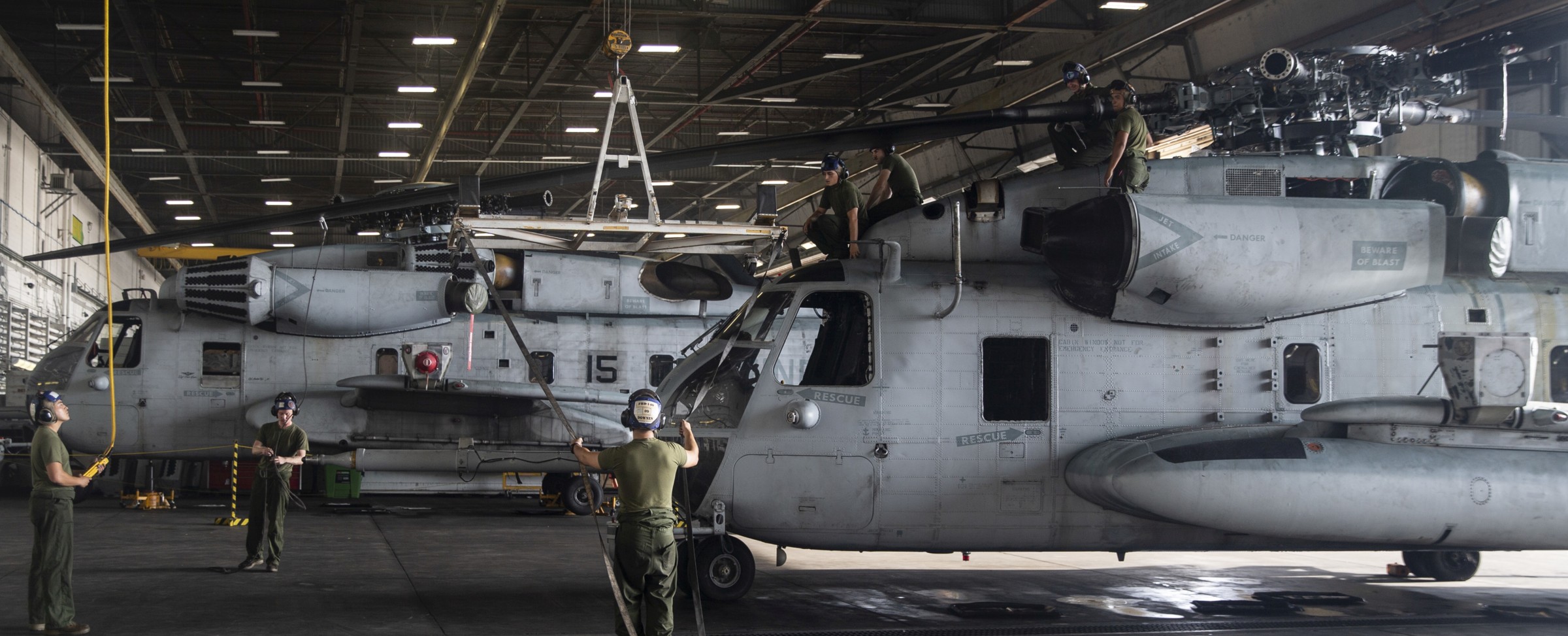 hmh-366 hammerheads marine heavy helicopter squadron usmc sikorsky ch-53e super stallion 112