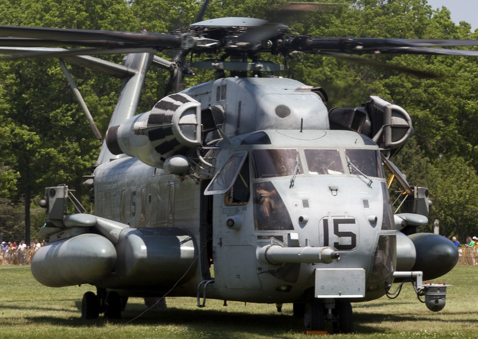 hmh-366 hammerheads marine heavy helicopter squadron usmc sikorsky ch-53e super stallion new york fleet week 127