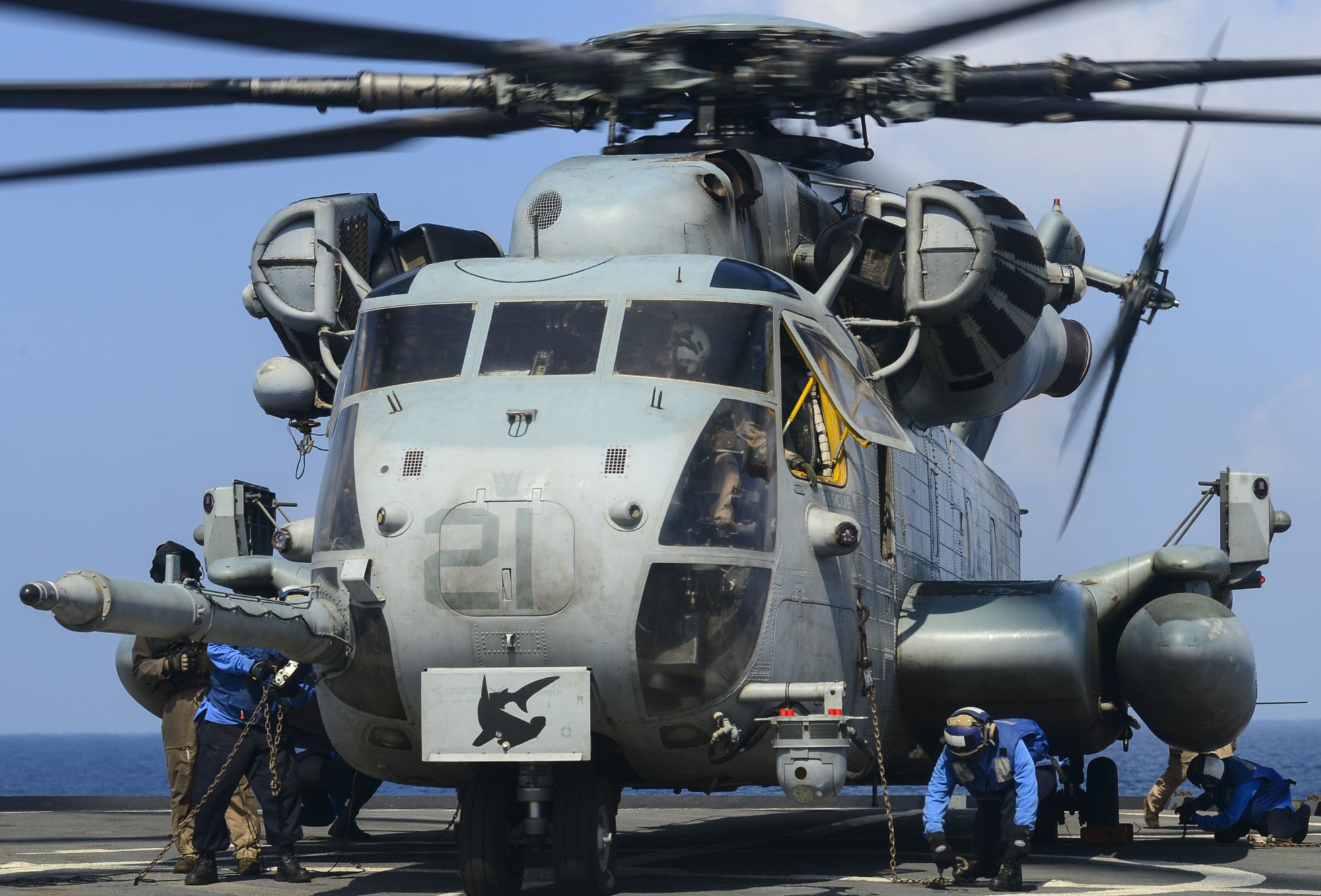 hmh-366 hammerheads ch-53e super stallion marine heavy helicopter squadron usmc lsd-41 uss whidbey island 128
