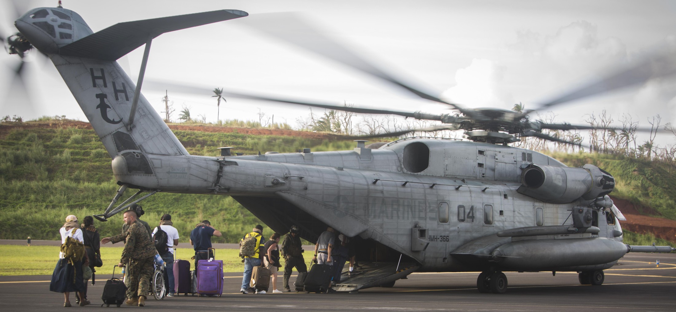 hmh-366 hammerheads ch-53e super stallion marine heavy helicopter squadron douglas charles airport dominica 130