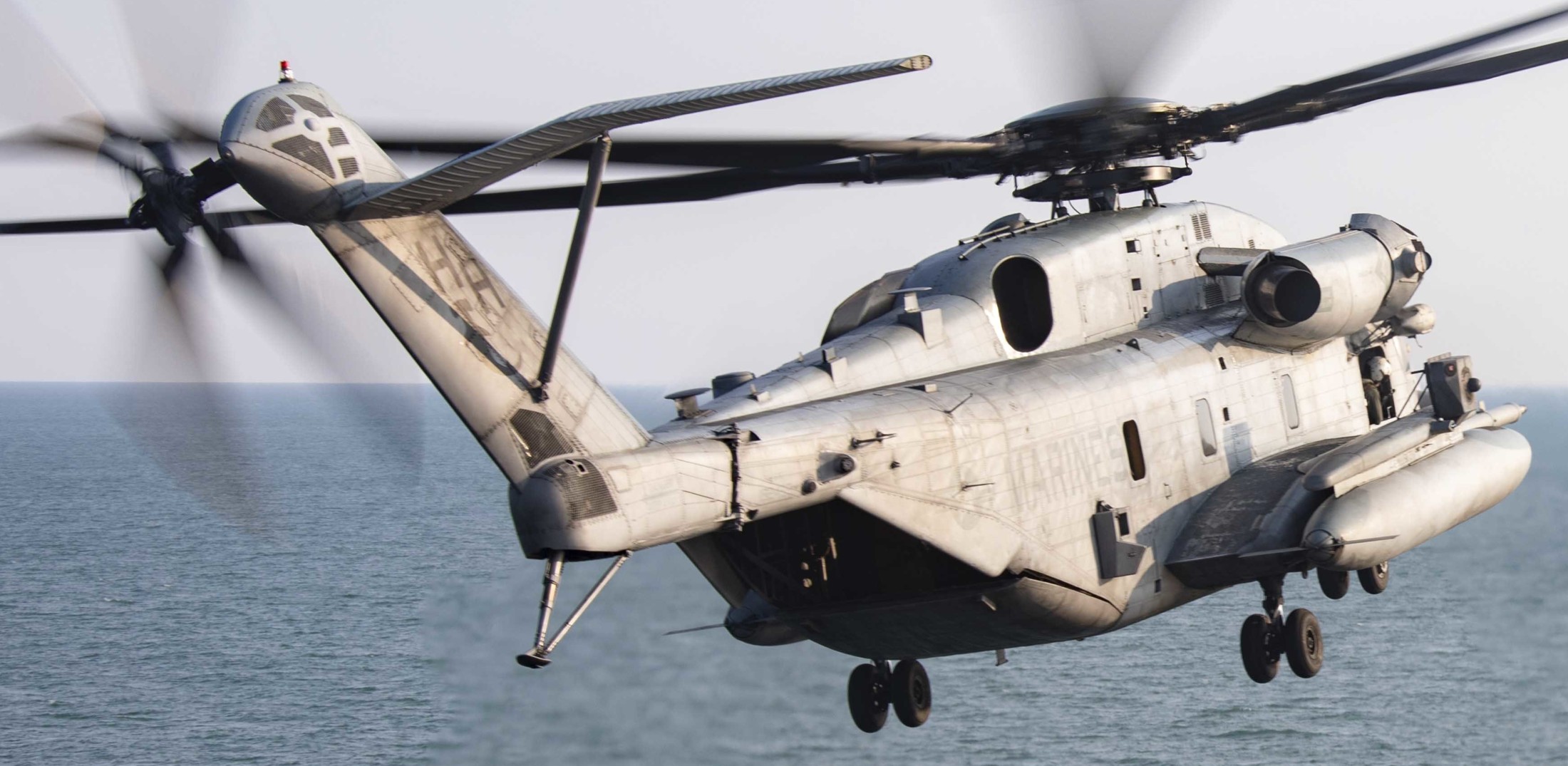 hmh-366 hammerheads ch-53e super stallion marine heavy helicopter squadron usmc 134