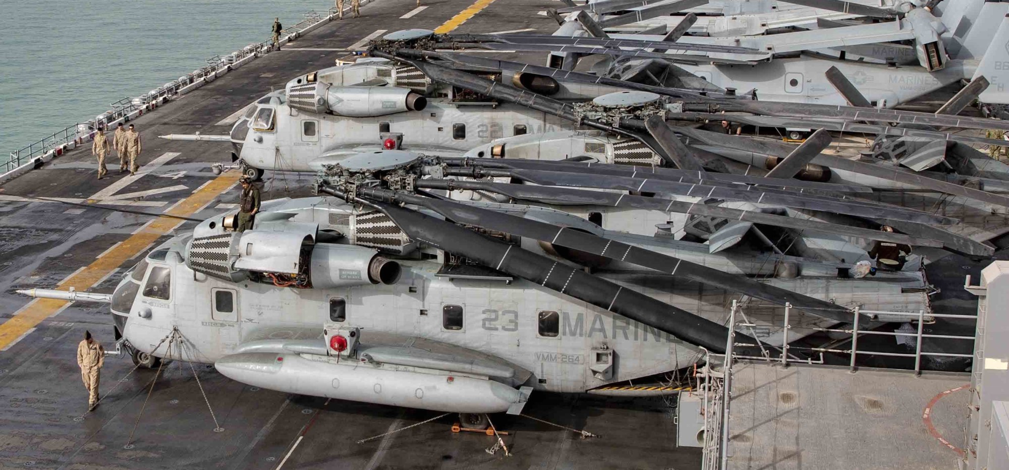 hmh-366 hammerheads ch-53e super stallion marine heavy helicopter squadron usmc 143