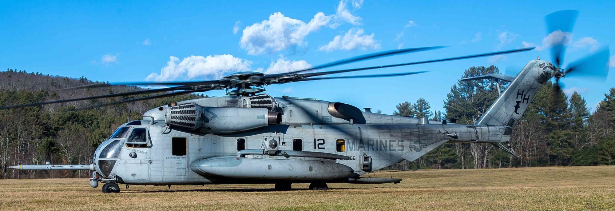 hmh-366 hammerheads ch-53e super stallion marine heavy helicopter squadron usmc brunswick maine 150