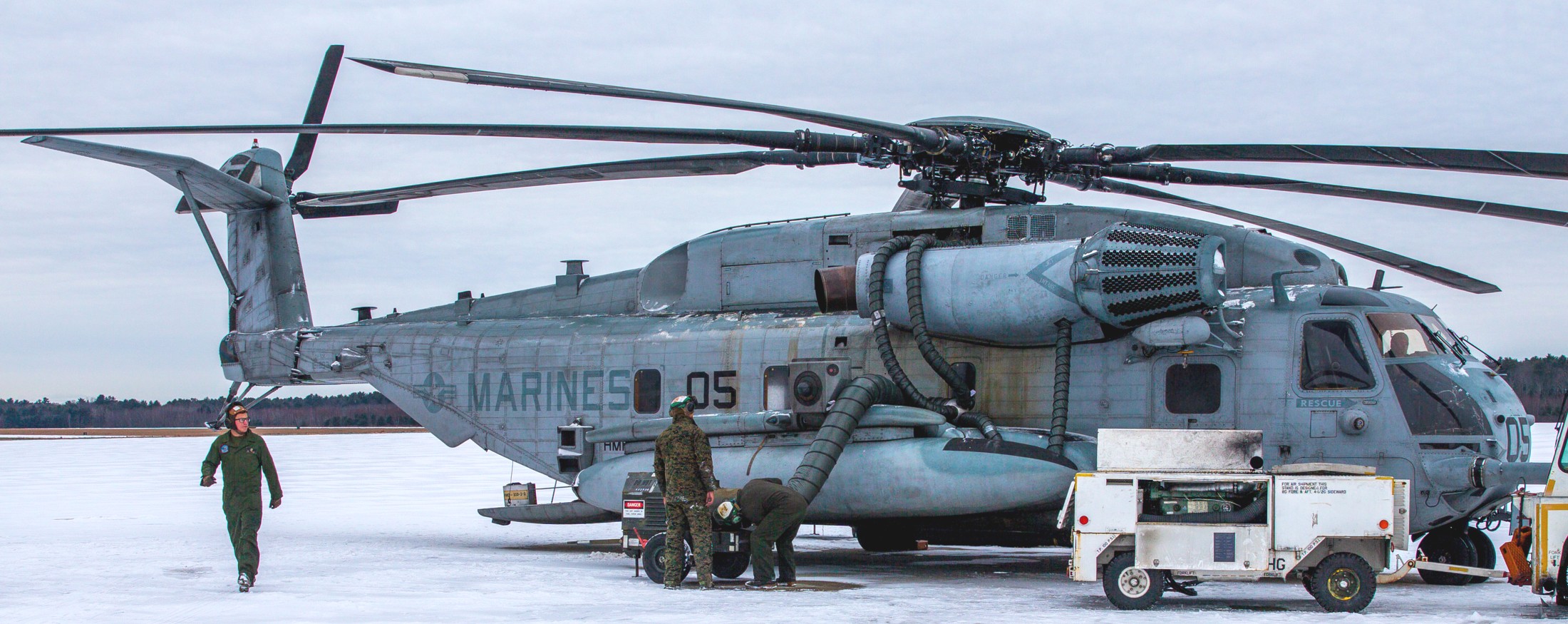 hmh-366 hammerheads ch-53e super stallion marine heavy helicopter squadron usmc 151