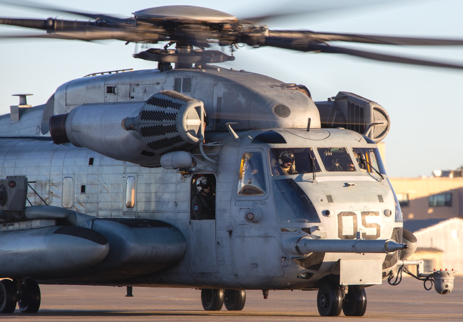 hmh-366 hammerheads ch-53e super stallion marine heavy helicopter squadron usmc brunswick maine cold weather 153