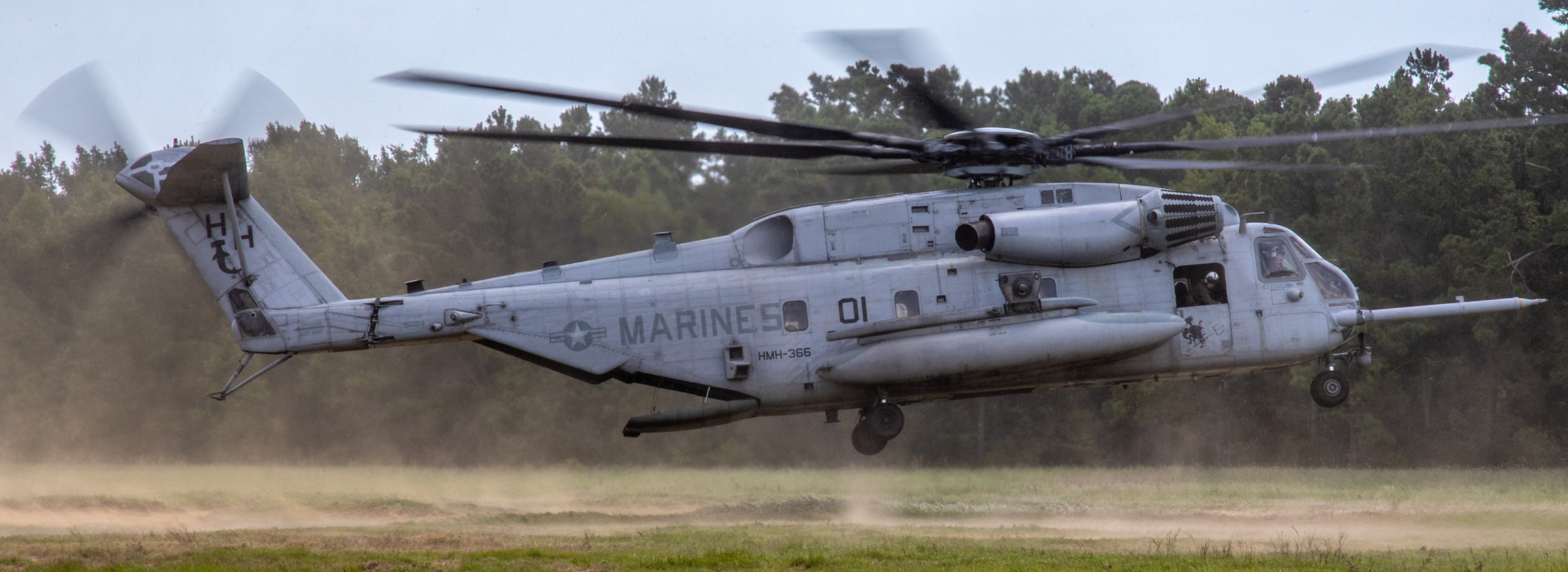 hmh-366 hammerheads ch-53e super stallion marine heavy helicopter squadron usmc 169