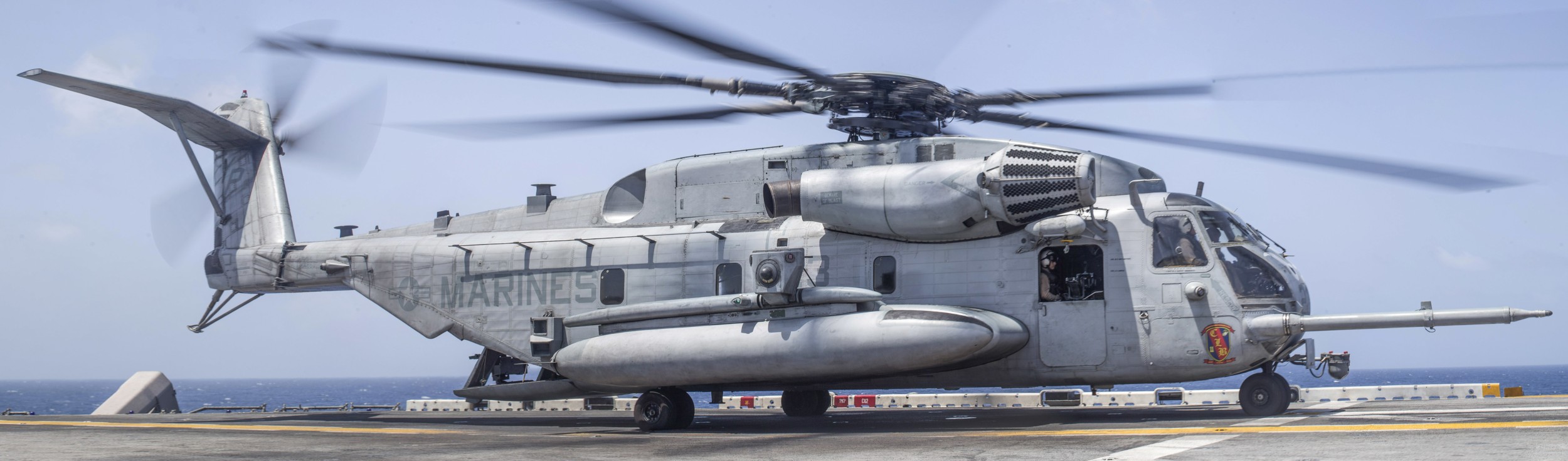 hmh-465 warhorse ch-53e super stallion marine heavy helicopter squadron 90
