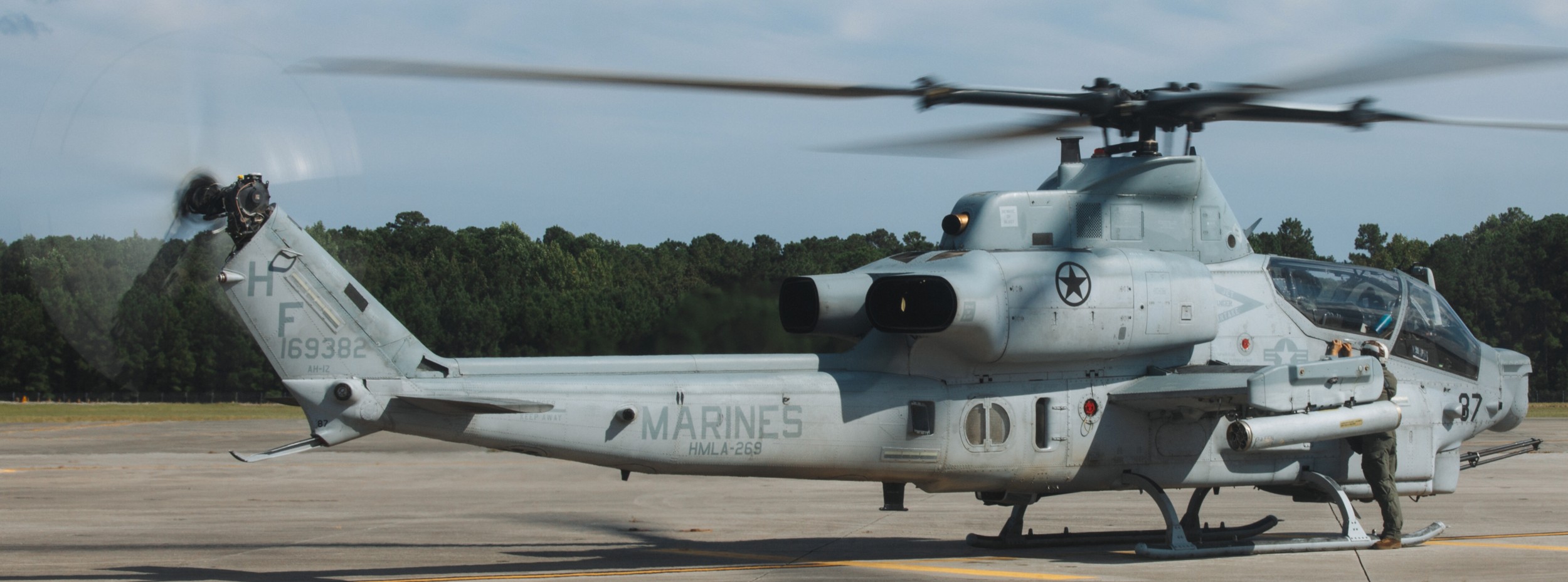 hmla-269 gunrunners marine light attack helicopter squadron ah-1z viper camp lejeune north carolina 2025