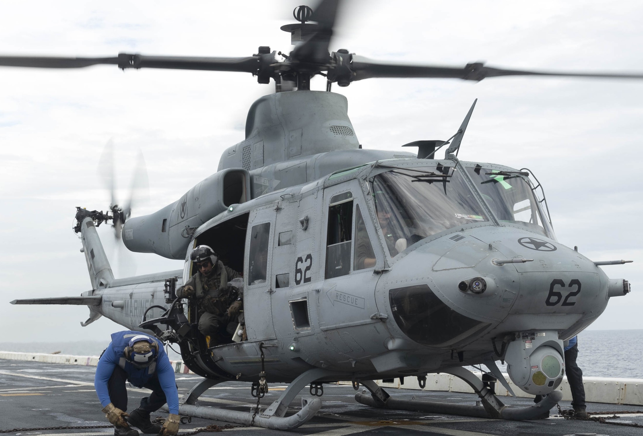 hmla-269 gunrunners marine light attack helicopter squadron uh-1y venom uss arlington lpd-24 150
