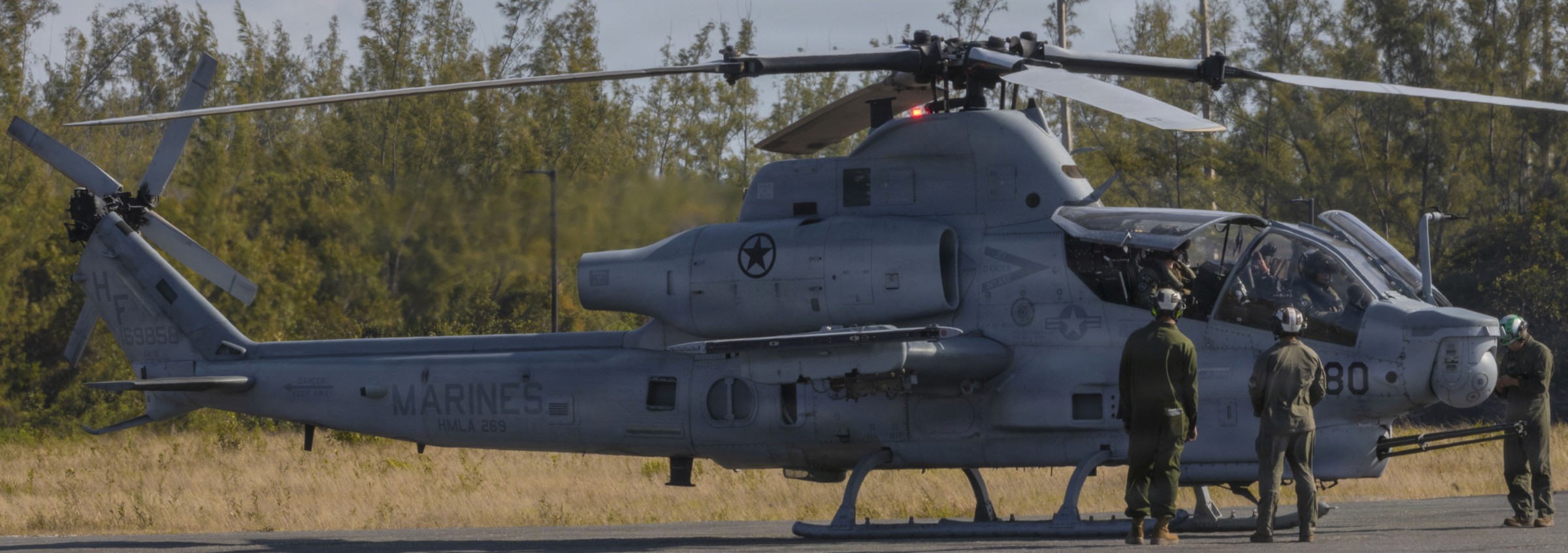 hmla-269 gunrunners marine light attack helicopter squadron ah-1z viper autec andros island bahamas 157