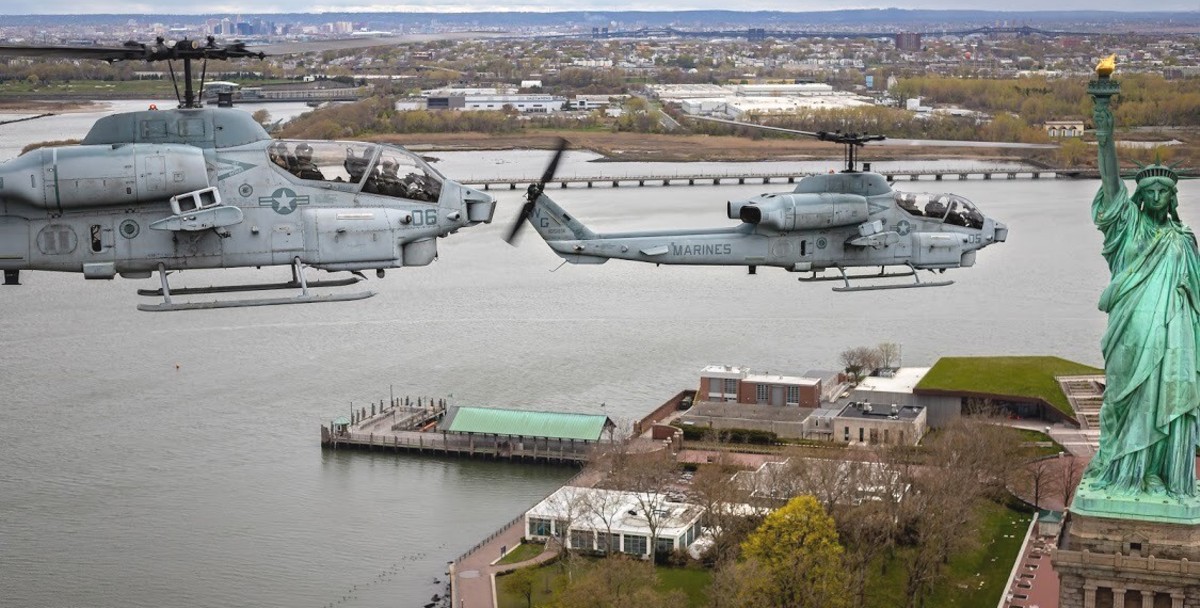 hmla-773 red dog marine light attack helicopter squadron ah-1w super cobra new york city 43