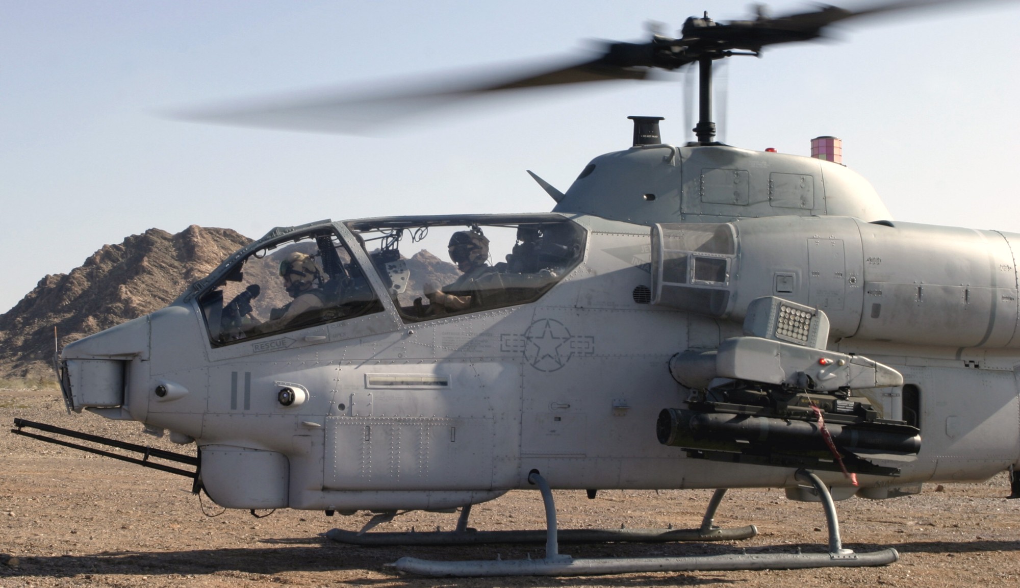 hmla-775 coyotes marine light attack helicopter squadron ah-1w super cobra operation desert talon 1-05 california 07