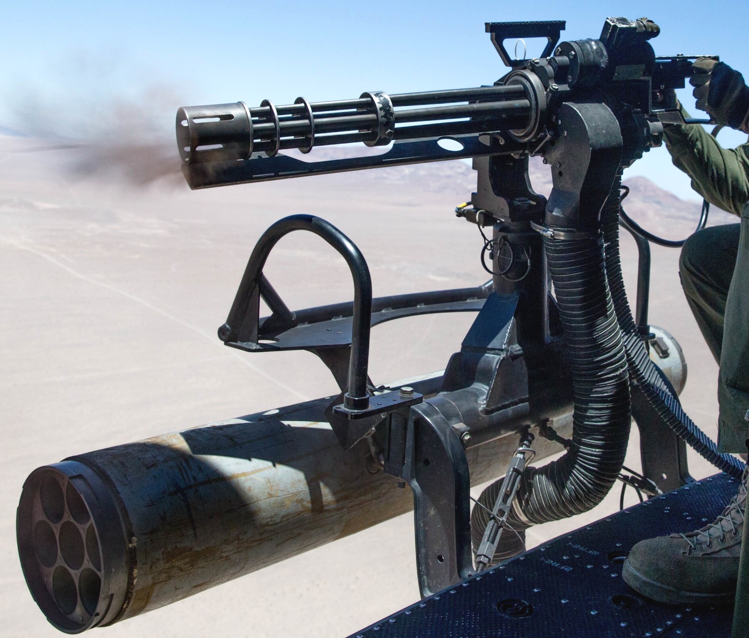 hmla-775 coyotes marine light attack helicopter squadron uh-1y venom gau-17 m134 minigun 18