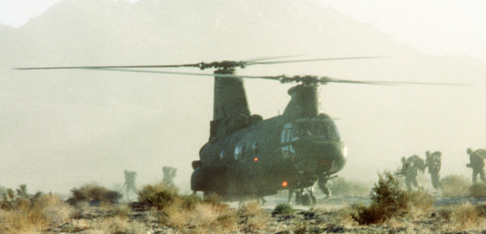 hmm-161 greyhawks marine medium helicopter squadron ch-46d sea knight usmc 10