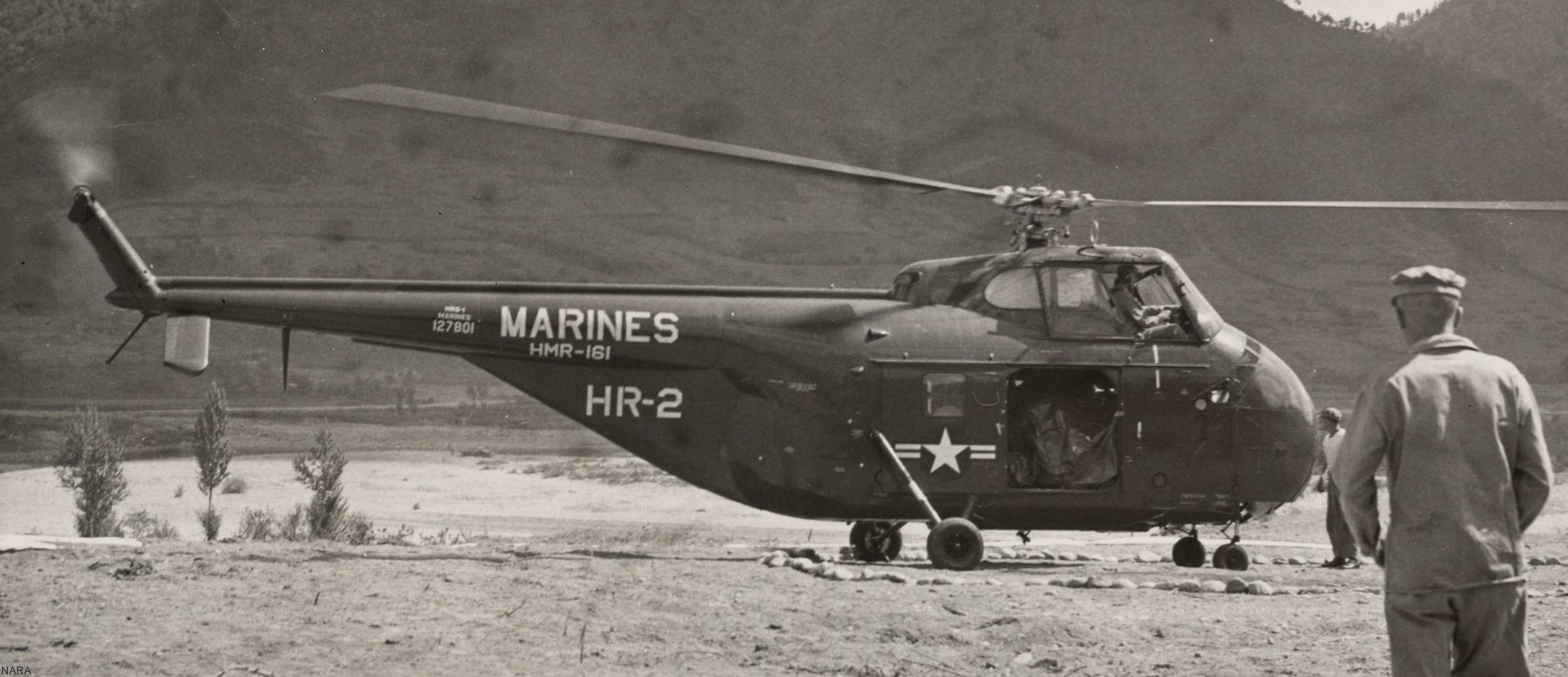 hmr-161 greyhawks marine helicopter transport squadron sikorsky hrs-1 usmc 25