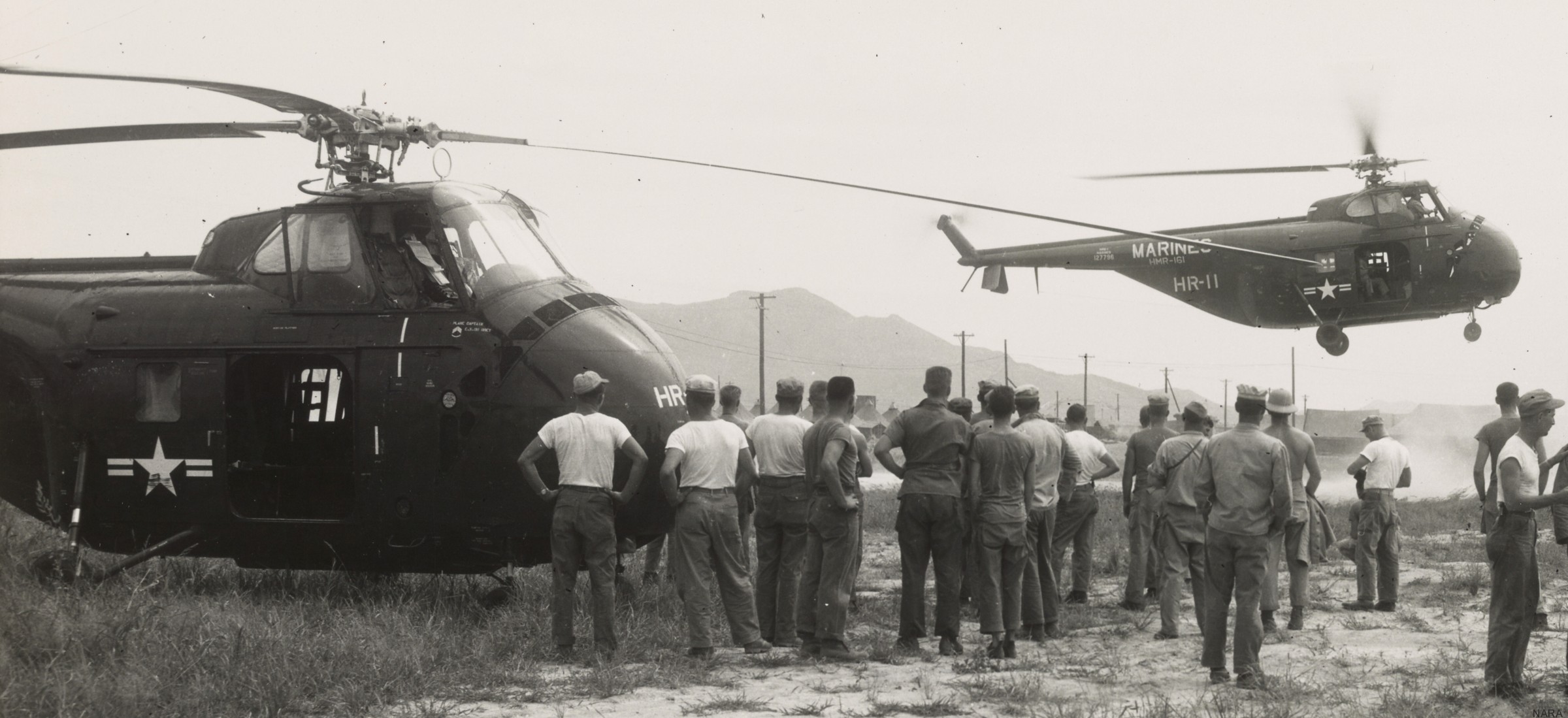 hmr-161 greyhawks marine helicopter transport squadron sikorsky hrs-1 chickasaw usmc 26 korean war
