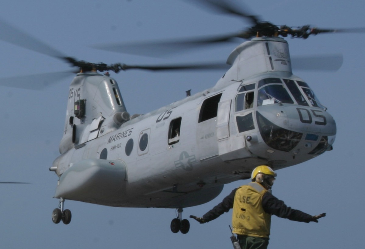 hmm-162 golden eagles marine medium helicopter squadron ch-46e sea knight usmc 03 uss kearsarge lhd-3